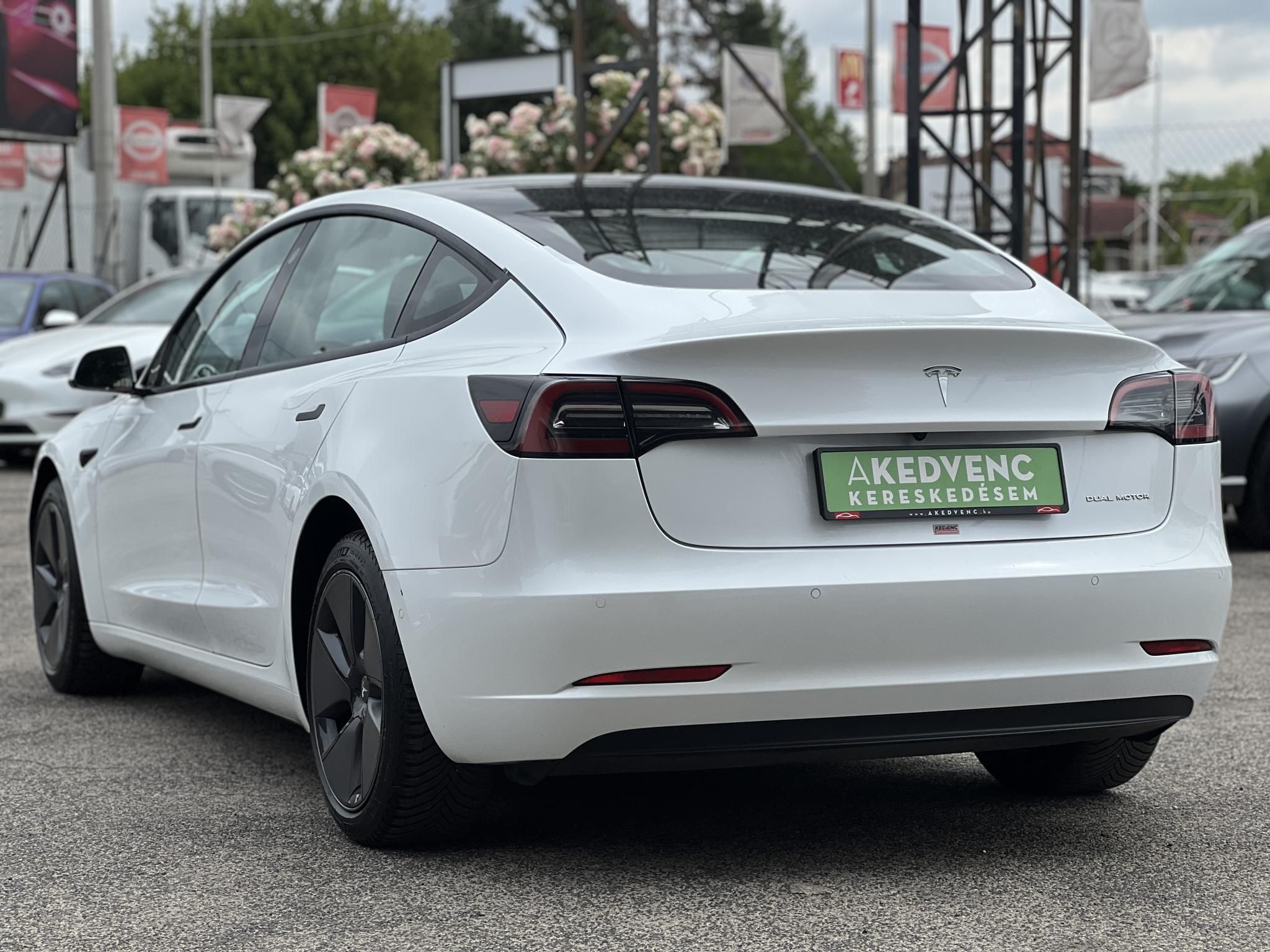 TESLA MODEL 3 Long Range AWD (Automata) 101e km. AMD Ryzen. mátrix LED. hőszivattyú. garanciális!