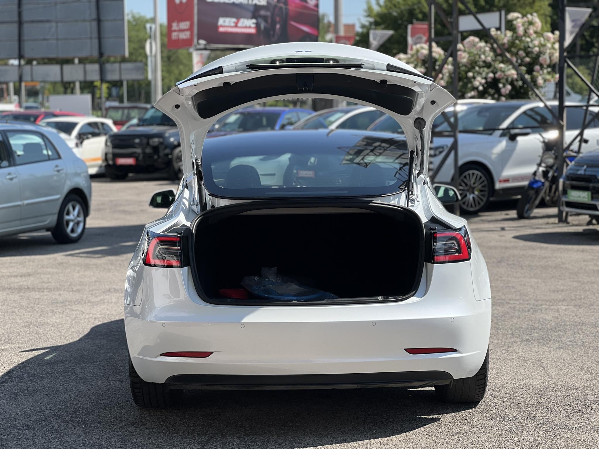 TESLA MODEL 3 Standard Range Plus Aut 62e km. hőszivattyú. garanciális!