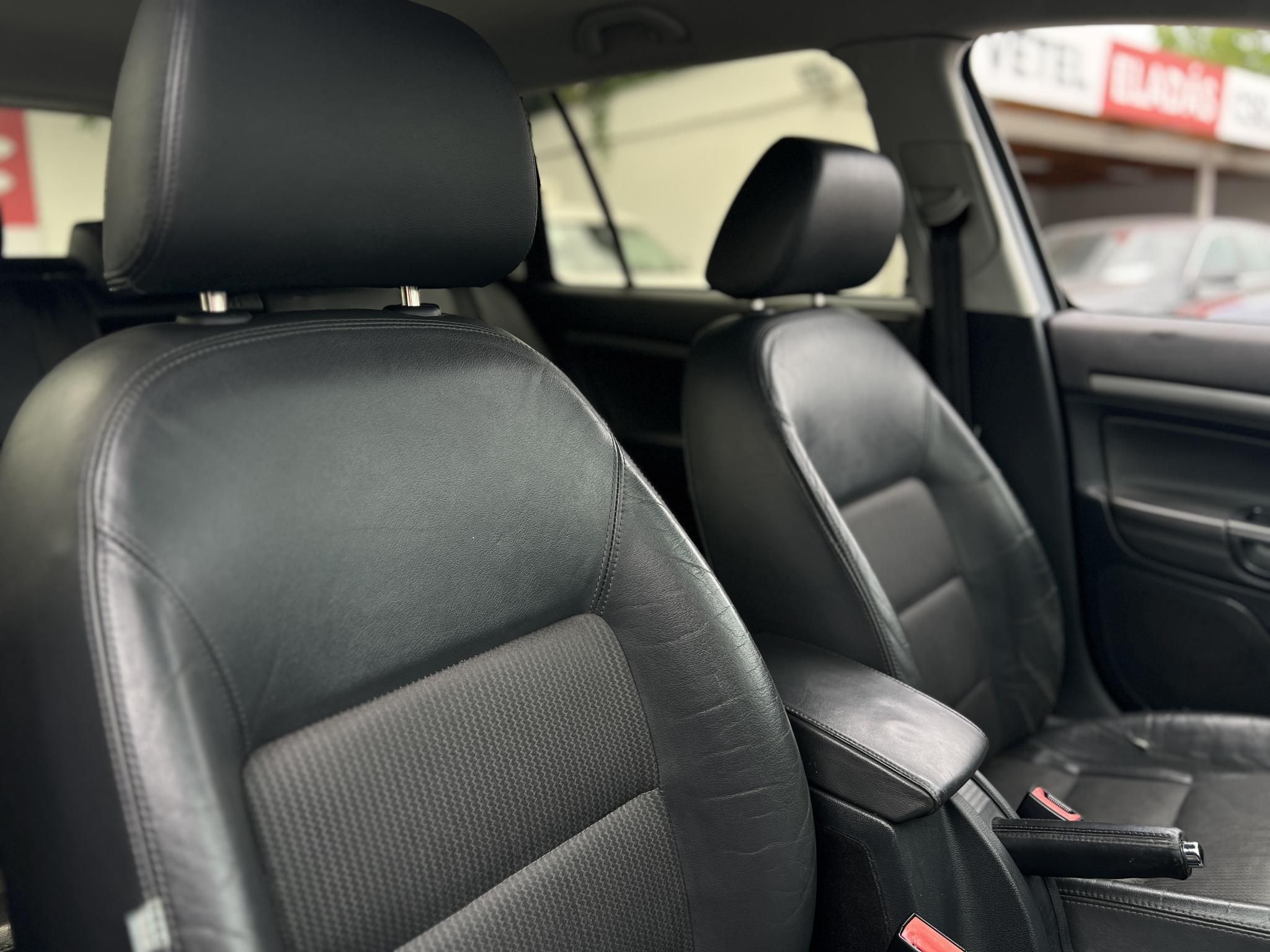 SKODA OCTAVIA Combi 2.0 TDI Ambiente DSG Tempomat Ülésfűtés Bluetooth Navigáció!