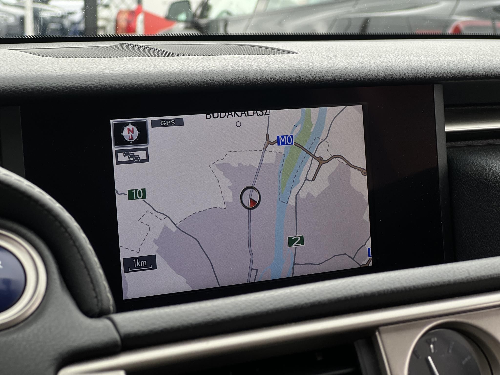 LEXUS IS 300h Comfort Leather&Navigation (Automata) Hybrid garancia Márkaszervizelt! Gyári fényezés. Téli-nyári gumi garnitúra!
