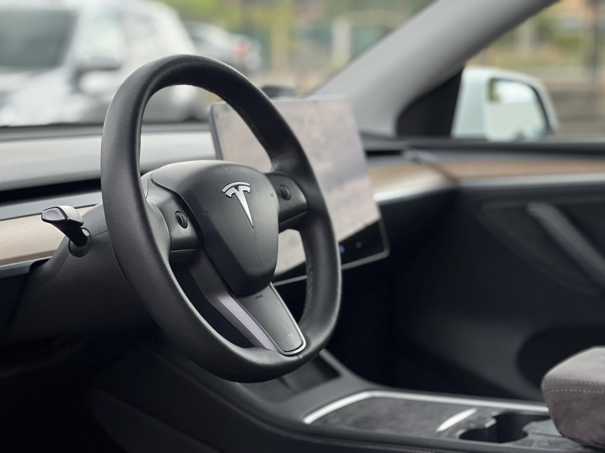 TESLA MODEL Y Performance AWD (Automata) 138e km. AMD Ryzen. mátrix LED. hőszivattyú. magyar rendszámos. garanciális!