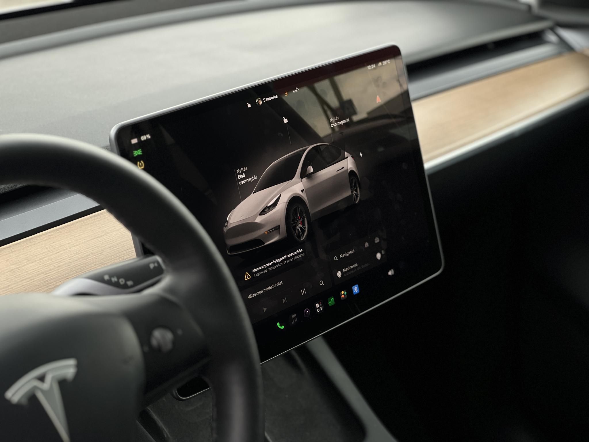 TESLA MODEL Y Performance AWD (Automata) 138e km. AMD Ryzen. mátrix LED. hőszivattyú. magyar rendszámos. garanciális!