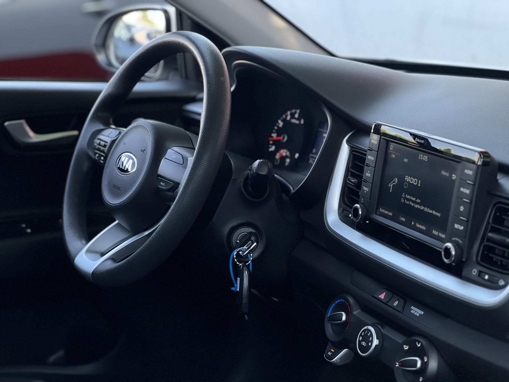 KIA STONIC 1.25 MPI Style Magyarországi. Gyári fényezés. 63e km.Végig vezetett szervizkönyv!