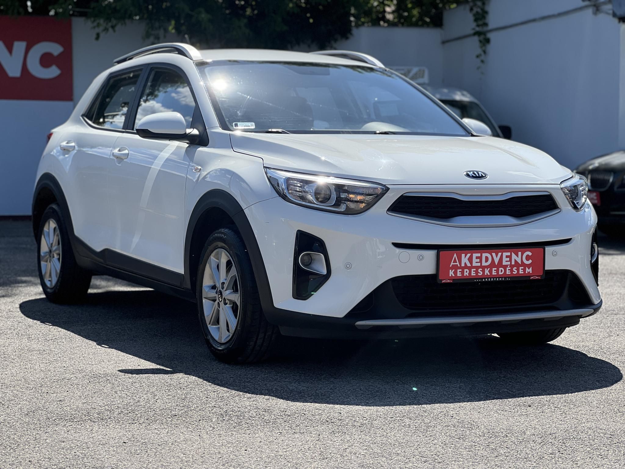 KIA STONIC 1.25 MPI Style Magyarországi. Gyári fényezés. 63e km.Végig vezetett szervizkönyv!