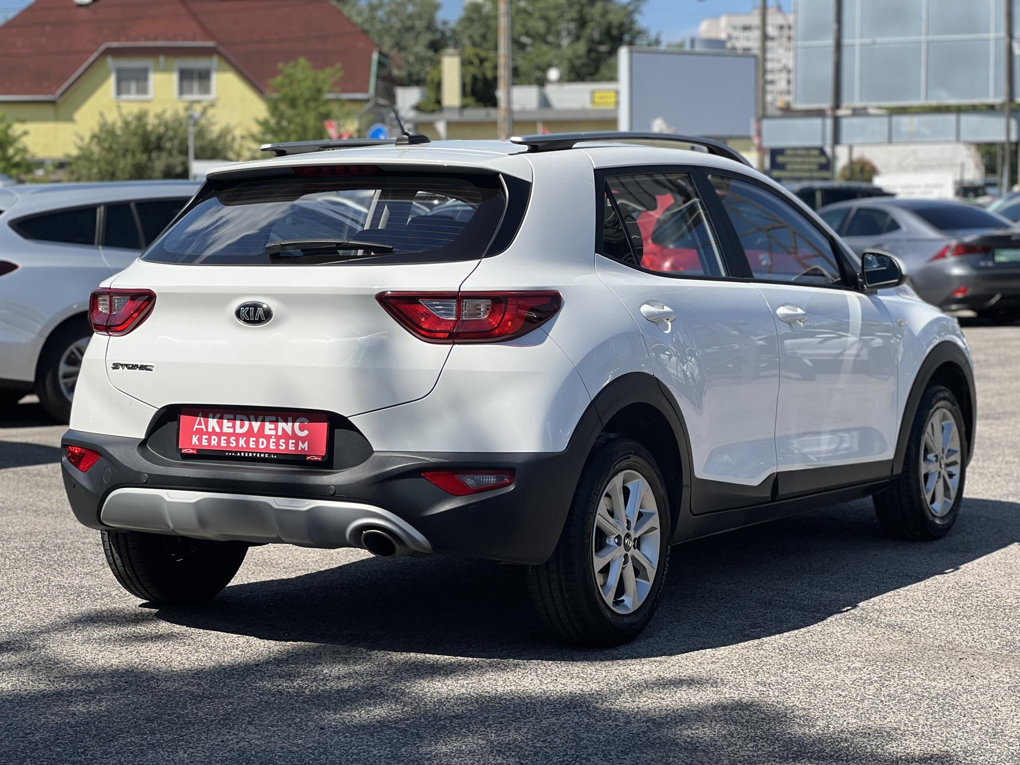 KIA STONIC 1.25 MPI Style Magyarországi. Gyári fényezés. 63e km.Végig vezetett szervizkönyv!