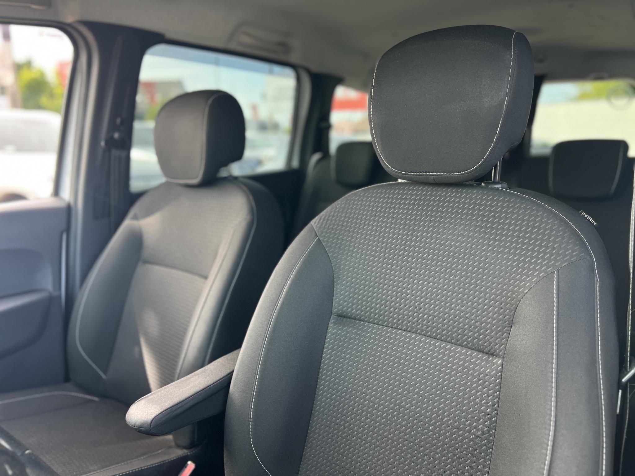 DACIA LODGY 1.6 SCe Ambiance (7 személyes ) Magyarországi. Gyári fényezés. Végig vezetett szervizkönyv!