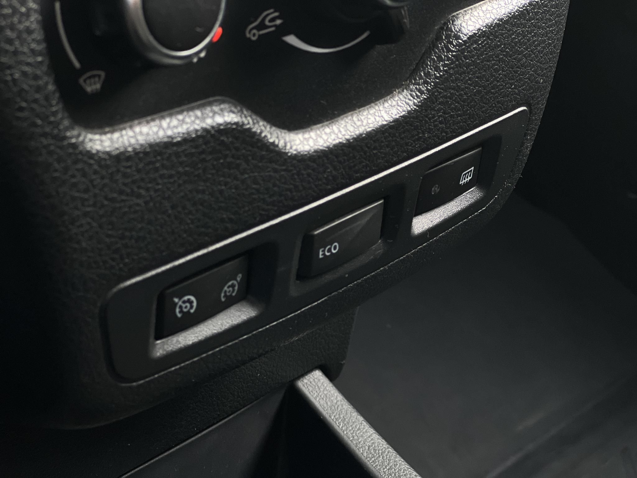 DACIA LODGY 1.6 SCe Ambiance (7 személyes ) Magyarországi. Gyári fényezés. Végig vezetett szervizkönyv!