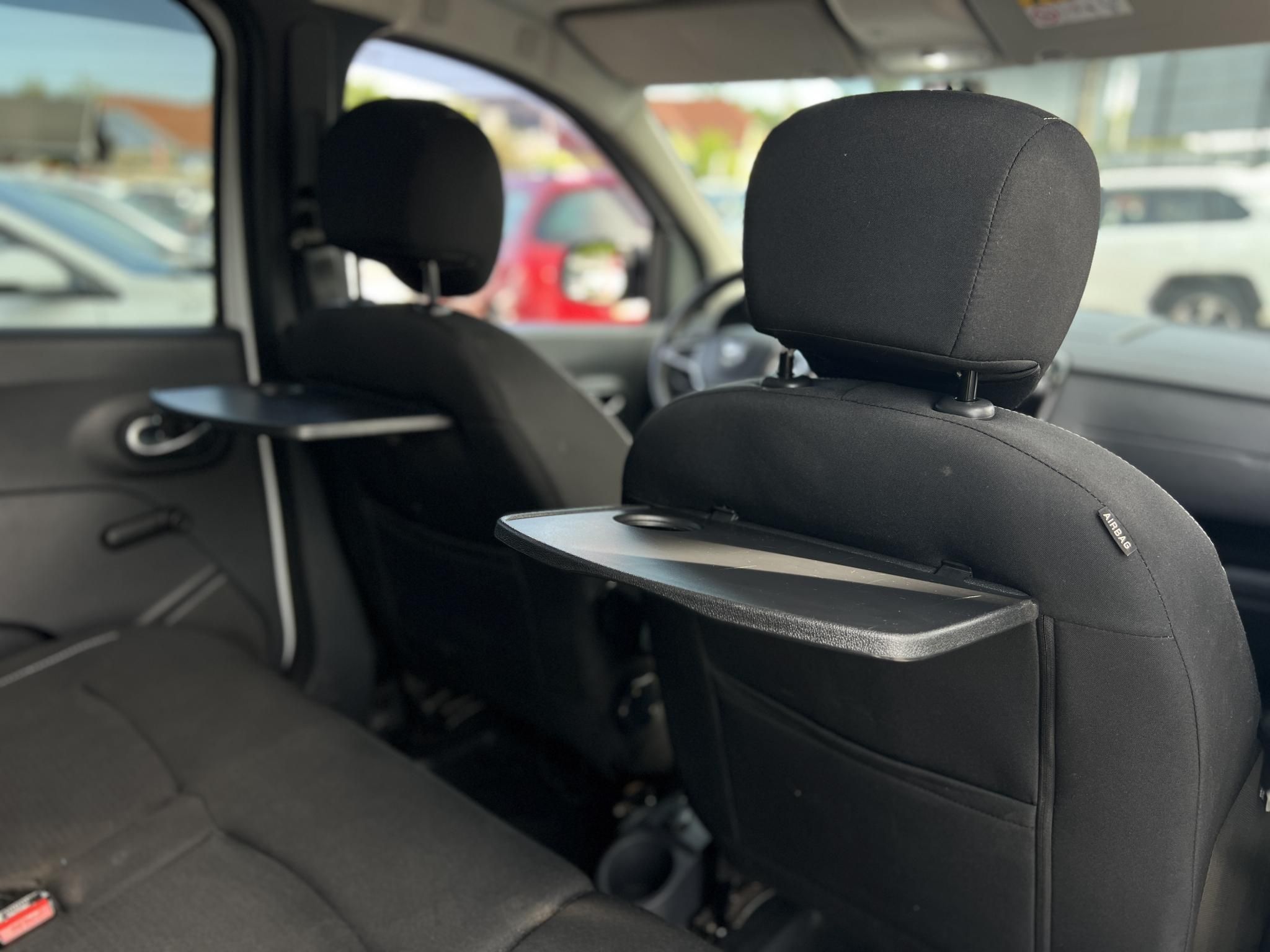 DACIA LODGY 1.6 SCe Ambiance (7 személyes ) Magyarországi. Gyári fényezés. Végig vezetett szervizkönyv!