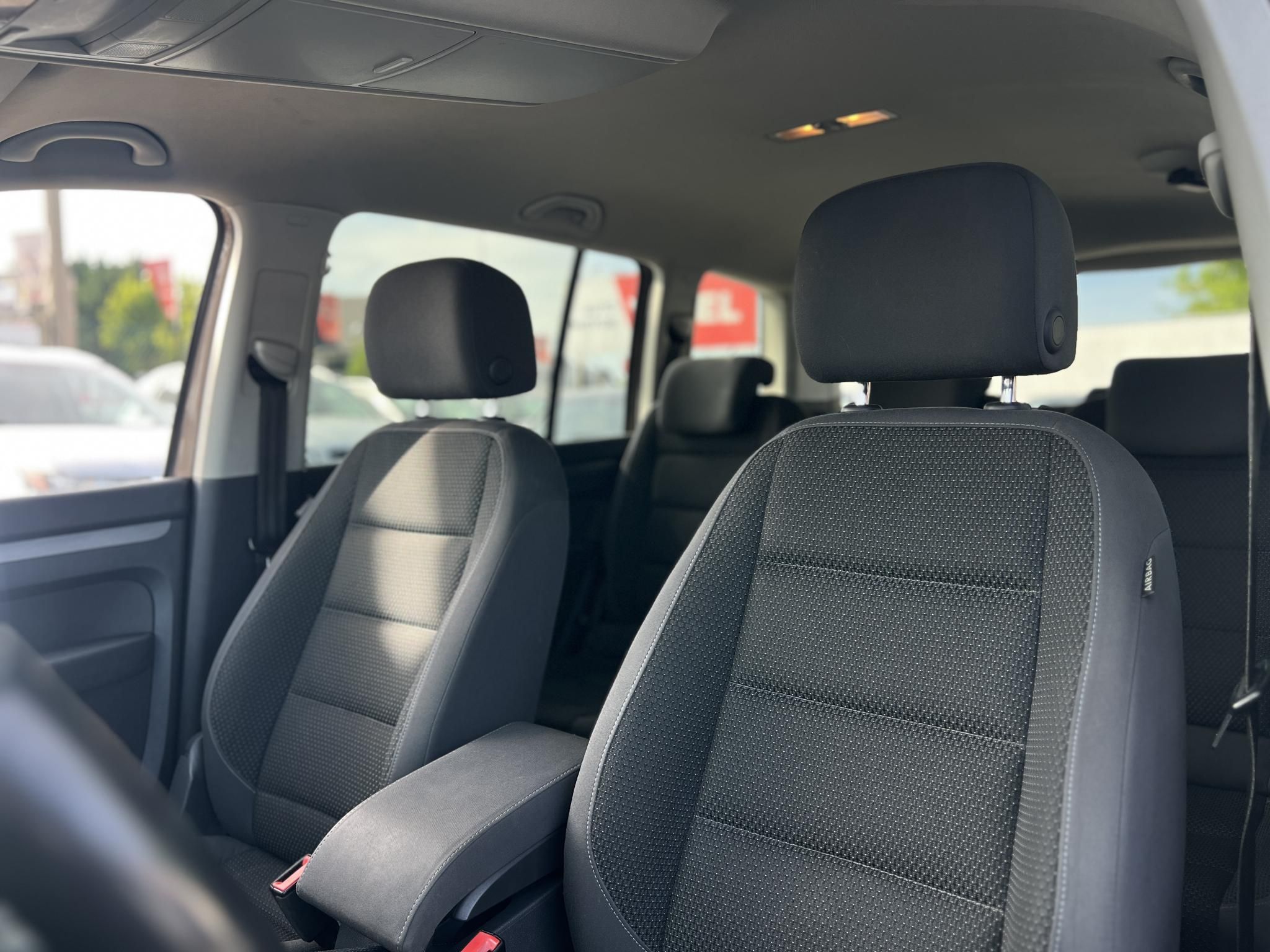 VOLKSWAGEN TOURAN 1.6 CR TDI Comfortline [7 személy] Vezérlés cserélve. 4 évszakos gumik!