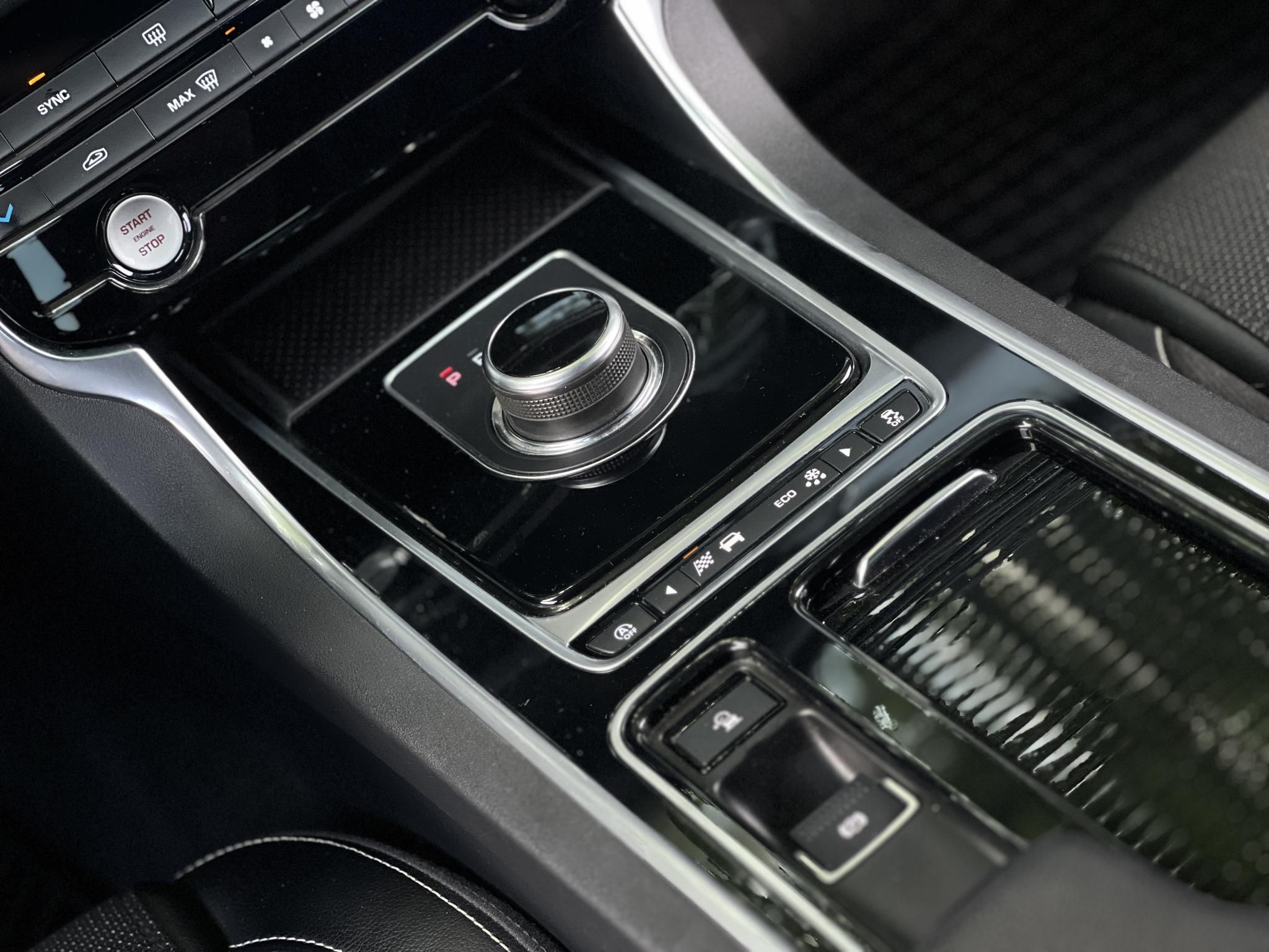 JAGUAR XF 2.0 i4D Portfolio