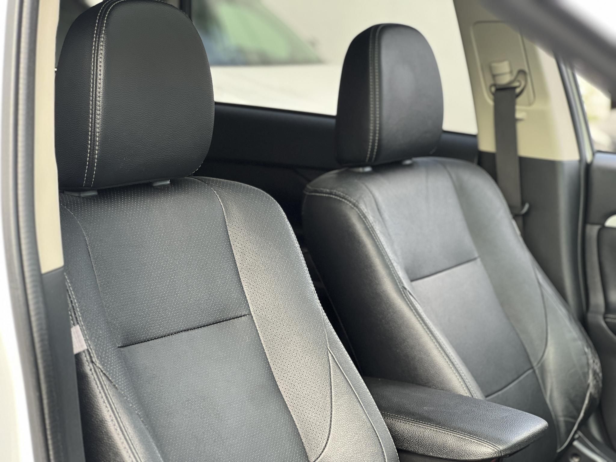 MITSUBISHI OUTLANDER 2.0 PHEV Instyle Navi 4WD CVT