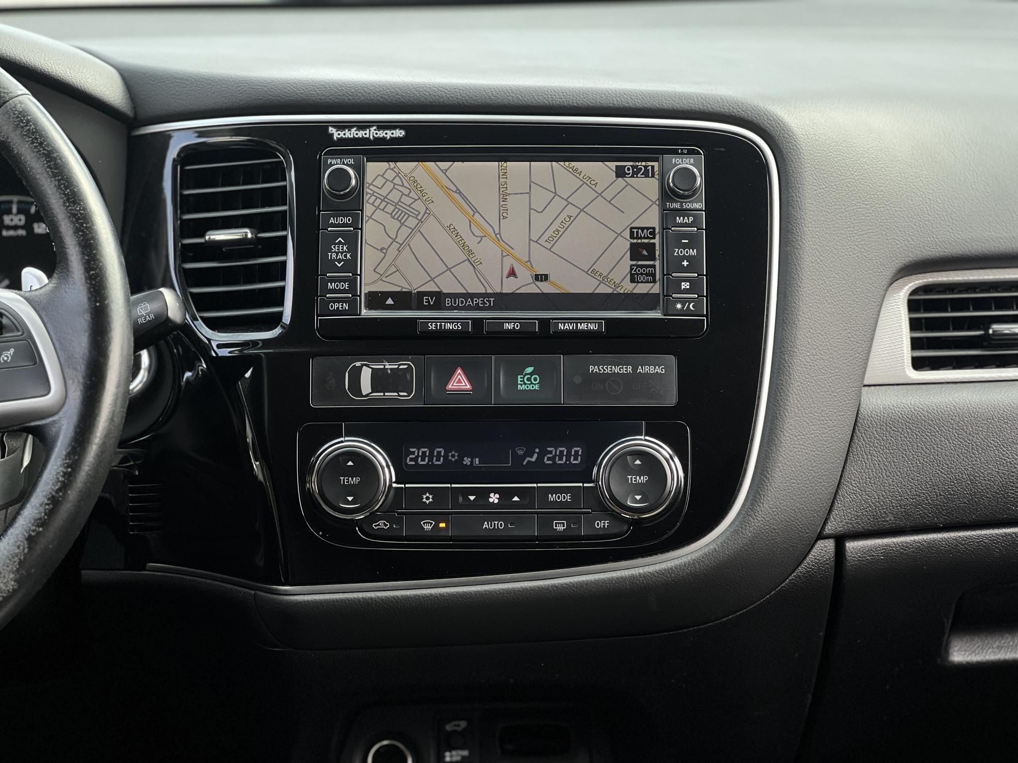 MITSUBISHI OUTLANDER 2.0 PHEV Instyle Navi 4WD CVT