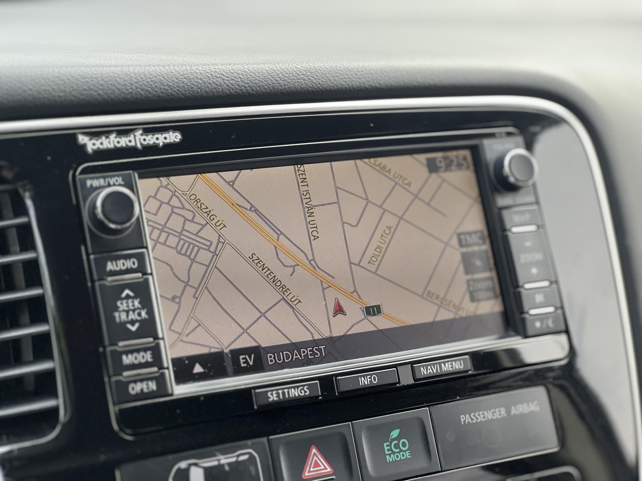 MITSUBISHI OUTLANDER 2.0 PHEV Instyle Navi 4WD CVT