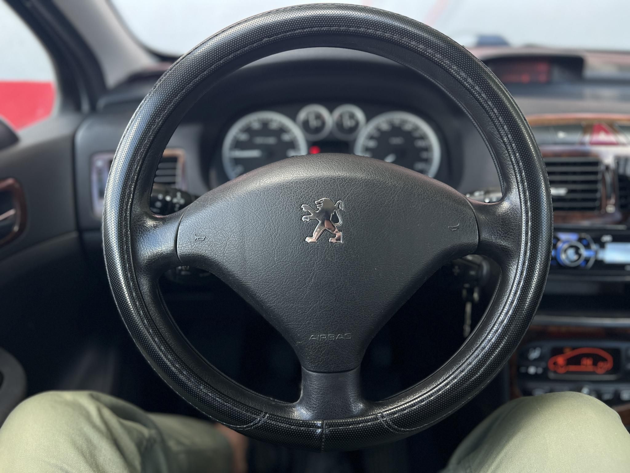 PEUGEOT 307 1.6 Presence digitklíma. tempomat. ülésfűtés. 2 gyári kulcs!