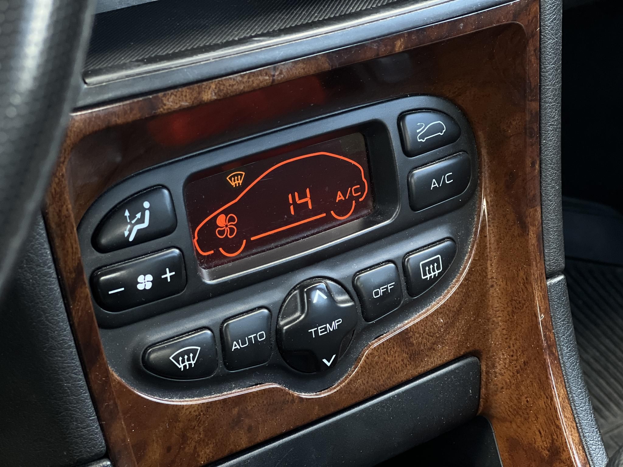 PEUGEOT 307 1.6 Presence digitklíma. tempomat. ülésfűtés. 2 gyári kulcs!