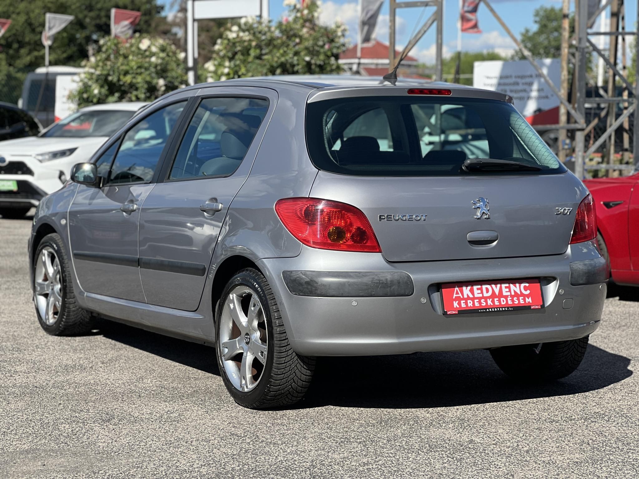 PEUGEOT 307 1.6 Presence digitklíma. tempomat. ülésfűtés. 2 gyári kulcs!