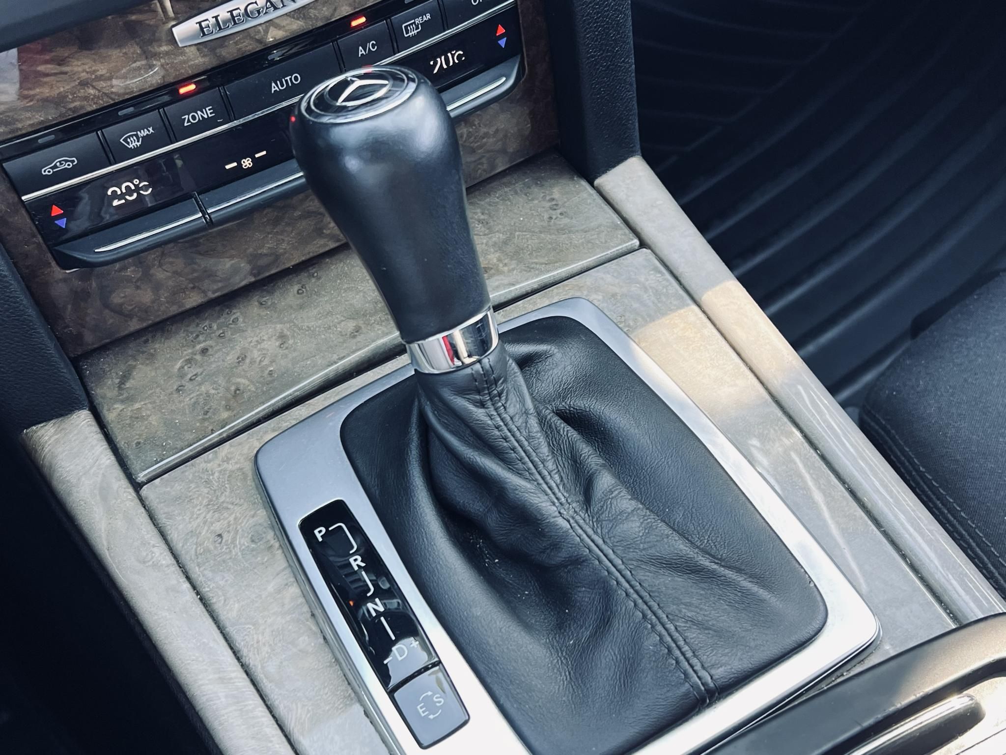MERCEDES-BENZ E 200 CGI BlueEFFICIENCY Elegance (Automata) Gyári fényezés. Dokumentált előélet. Garantált 149e km!
