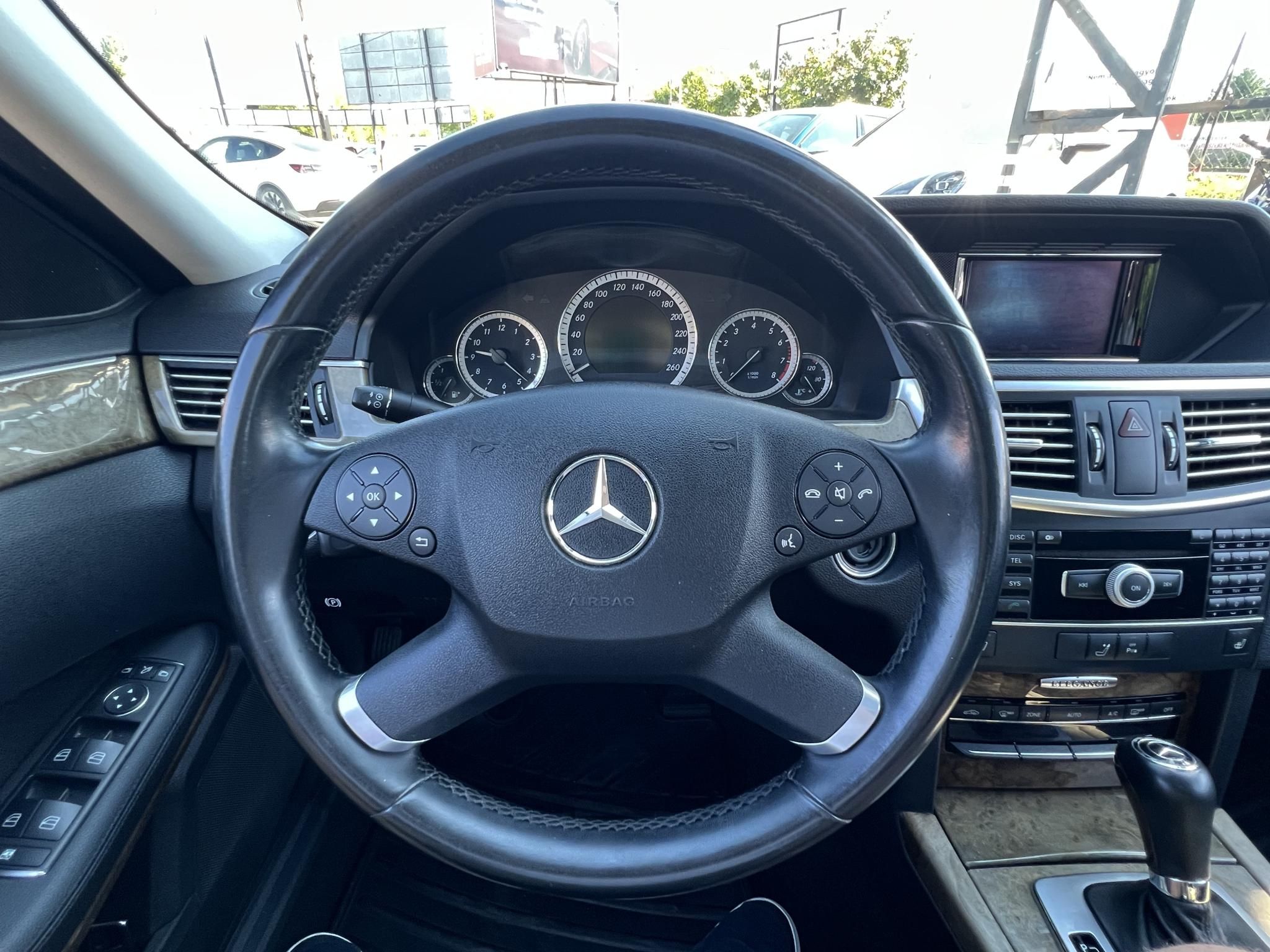 MERCEDES-BENZ E 200 CGI BlueEFFICIENCY Elegance (Automata) Gyári fényezés. Dokumentált előélet. Garantált 149e km!