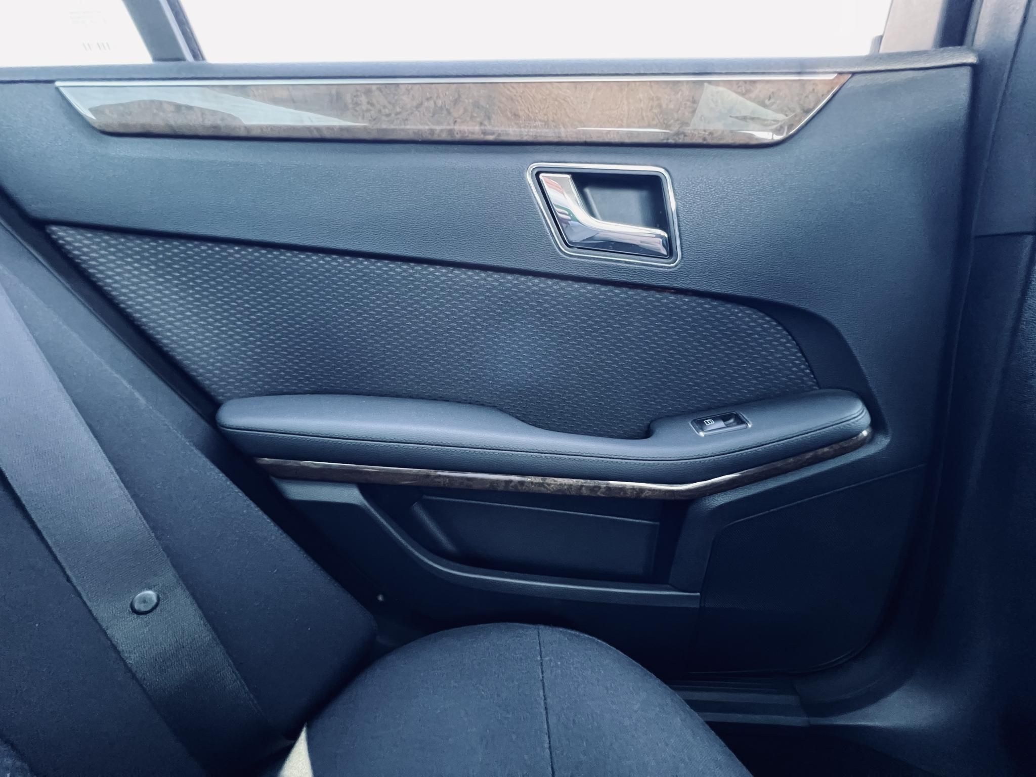 MERCEDES-BENZ E 200 CGI BlueEFFICIENCY Elegance (Automata) Gyári fényezés. Dokumentált előélet. Garantált 149e km!