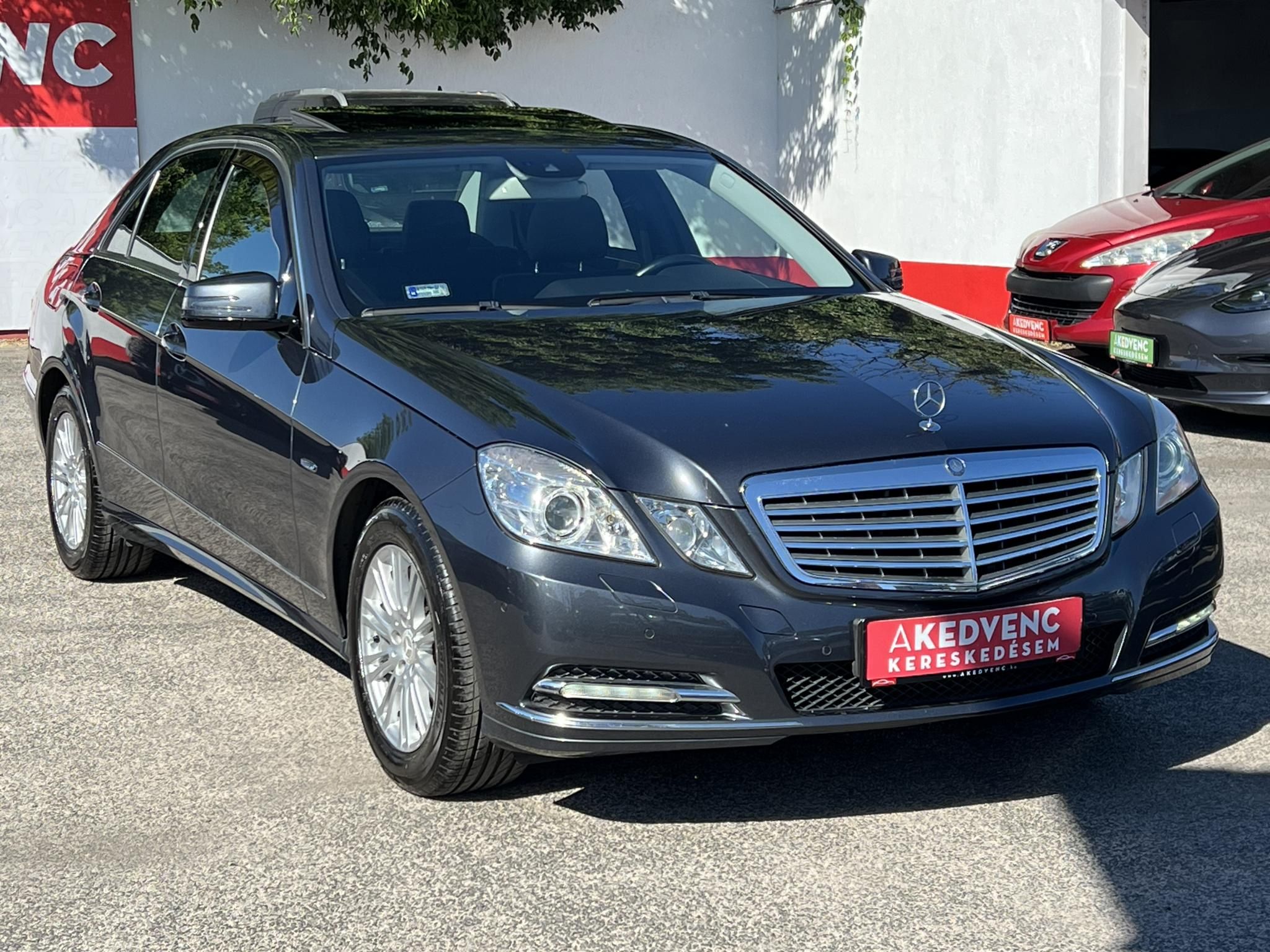 MERCEDES-BENZ E 200 CGI BlueEFFICIENCY Elegance (Automata) Gyári fényezés. Dokumentált előélet. Garantált 149e km!
