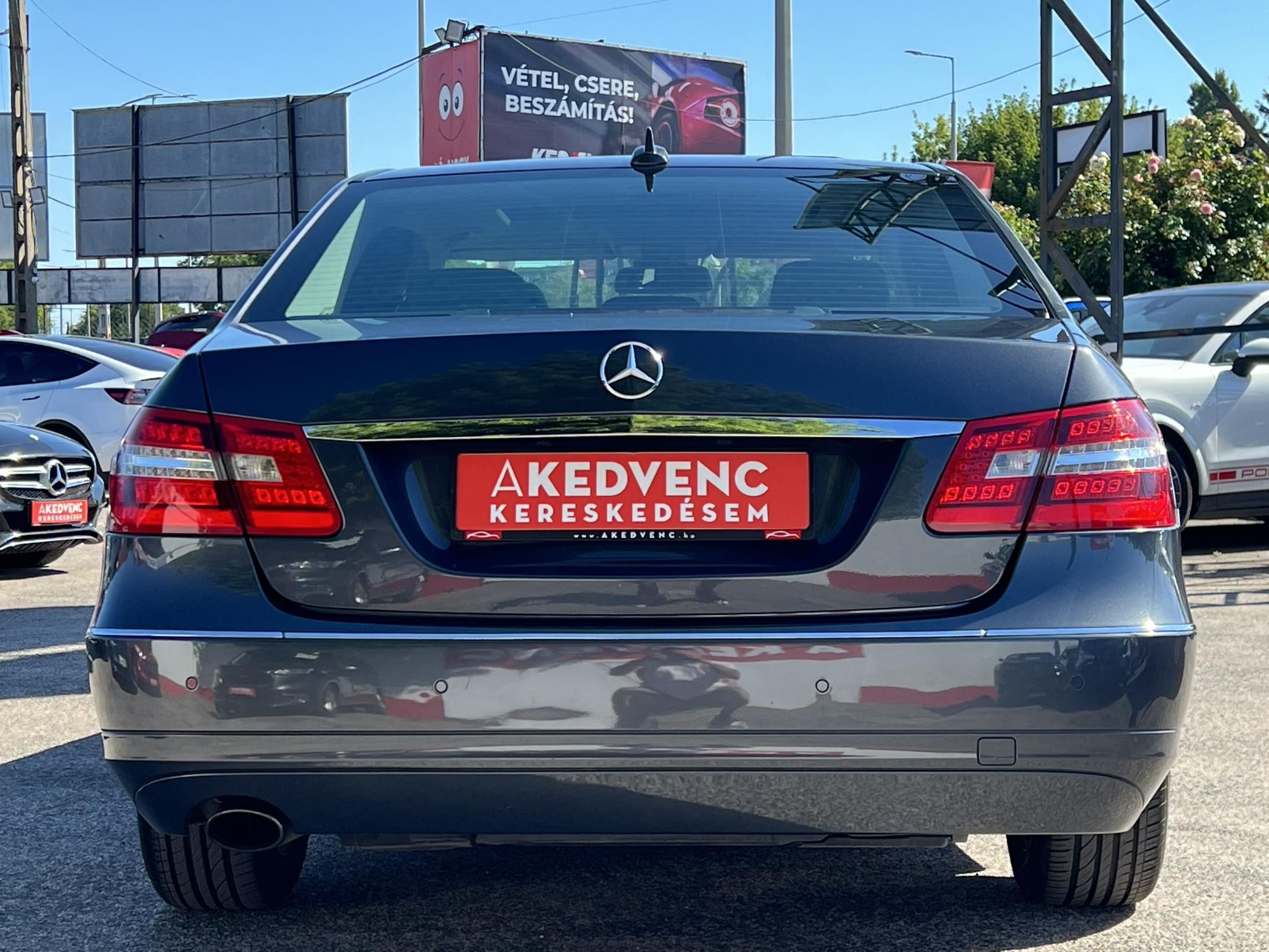 MERCEDES-BENZ E 200 CGI BlueEFFICIENCY Elegance (Automata) Gyári fényezés. Dokumentált előélet. Garantált 149e km!