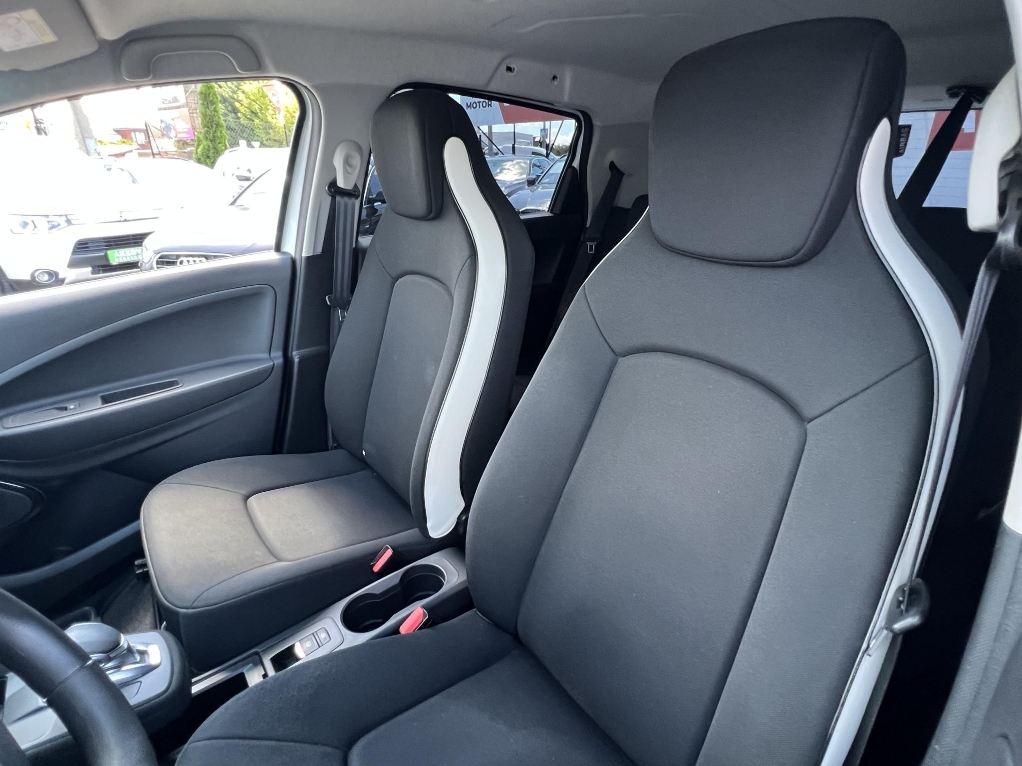 RENAULT ZOE E-Tech Electric 110 52 kWh Life 63e km. 300km hatótáv. CARPLAY!
