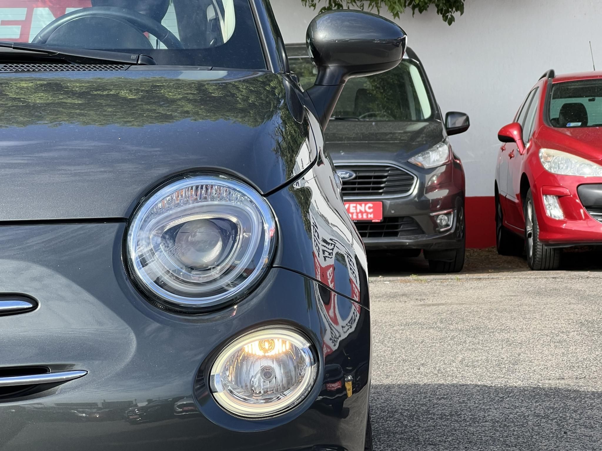 FIAT 500 500C 1.2 8V Lounge Dualogic 51e km. M.o.-i. Automata. Gyári fényezés. Végig vezetett szervizkönyv!