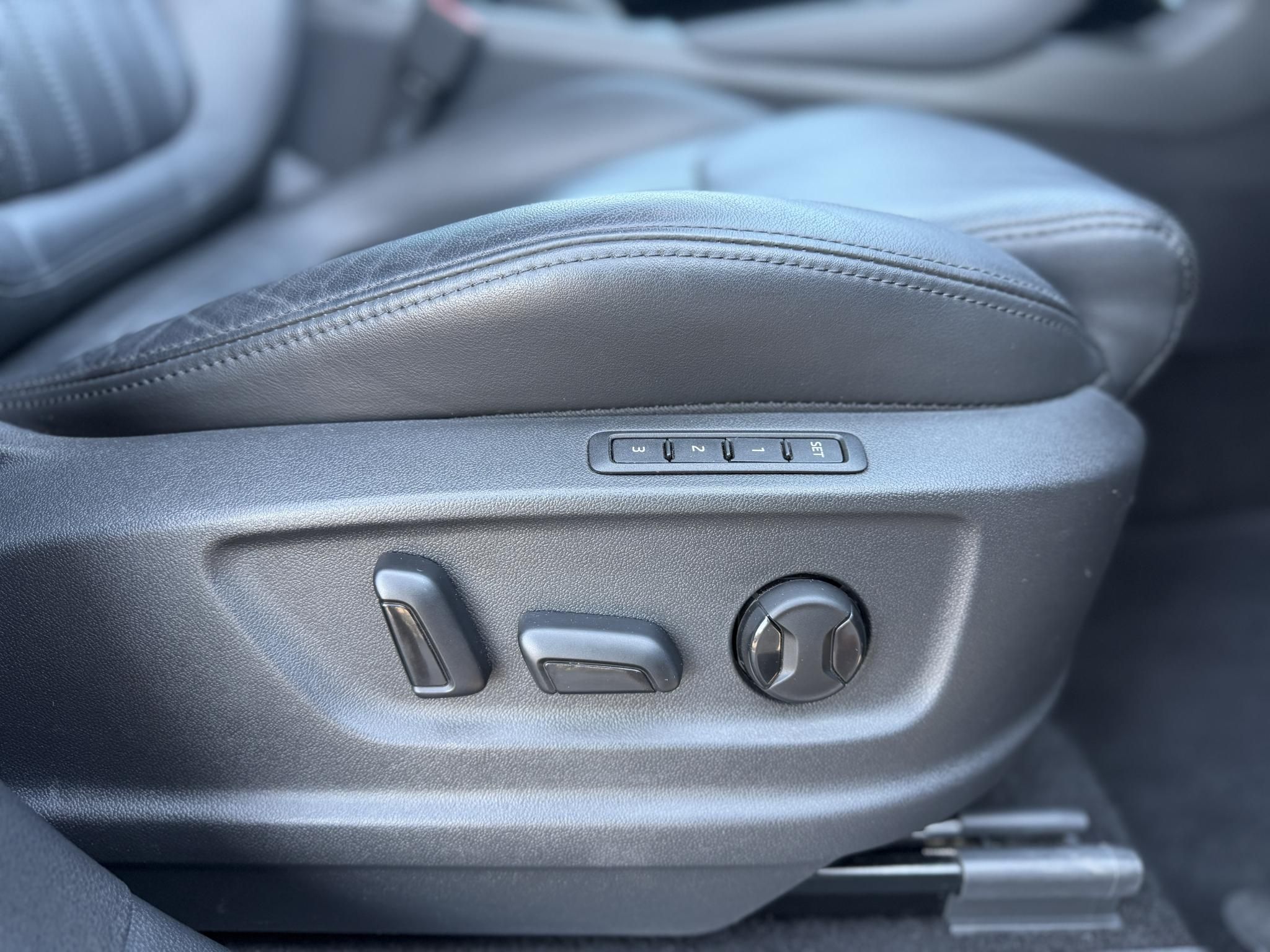 SKODA KODIAQ 2.0 TDI SCR L&K DSG [7 személy] 128e km. LED fényszórók. memória. vonóhorog. 360kamera. CANTON hifi!