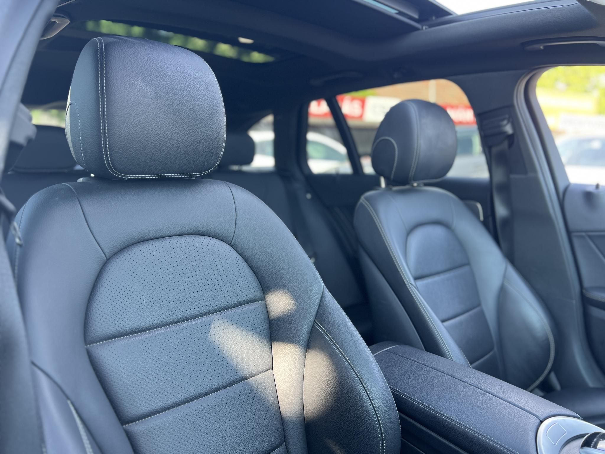 MERCEDES-BENZ C 350 e PLUG-IN HYBRID 7G-TRONIC AMG 93e km. panoráma tető. dokumentált előélet!