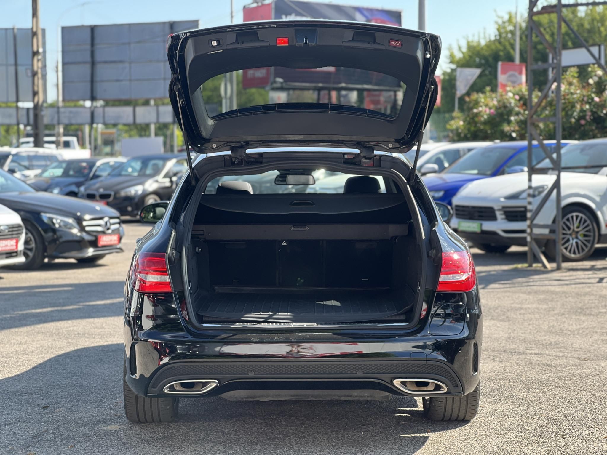 MERCEDES-BENZ C 350 e PLUG-IN HYBRID 7G-TRONIC AMG 93e km. panoráma tető. dokumentált előélet!
