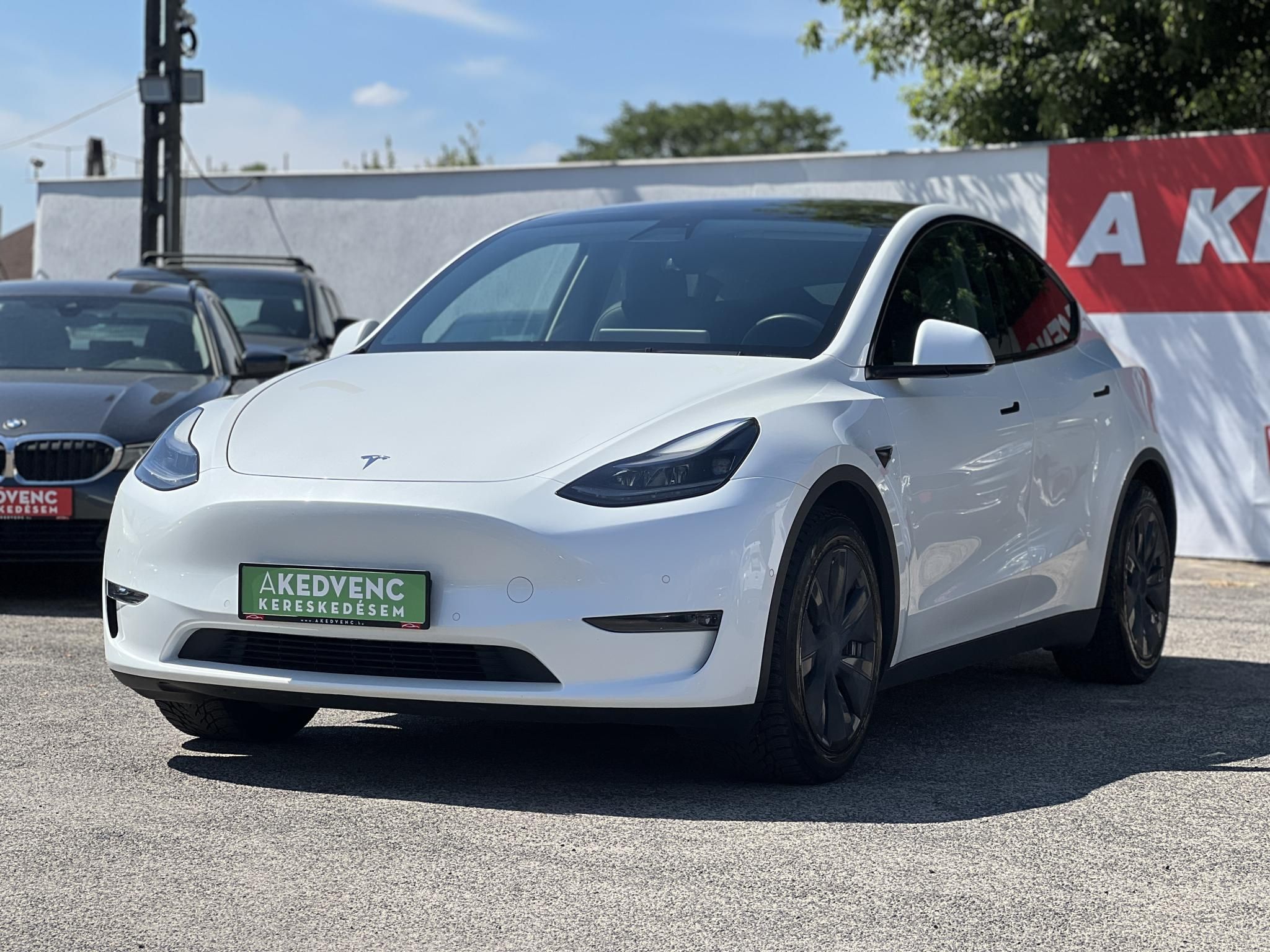 TESLA MODEL Y Long Range AWD (Automata) 119e km. mátrix LED. hőszivattyú. premium hifi. garanciális. téli-nyári kerék!