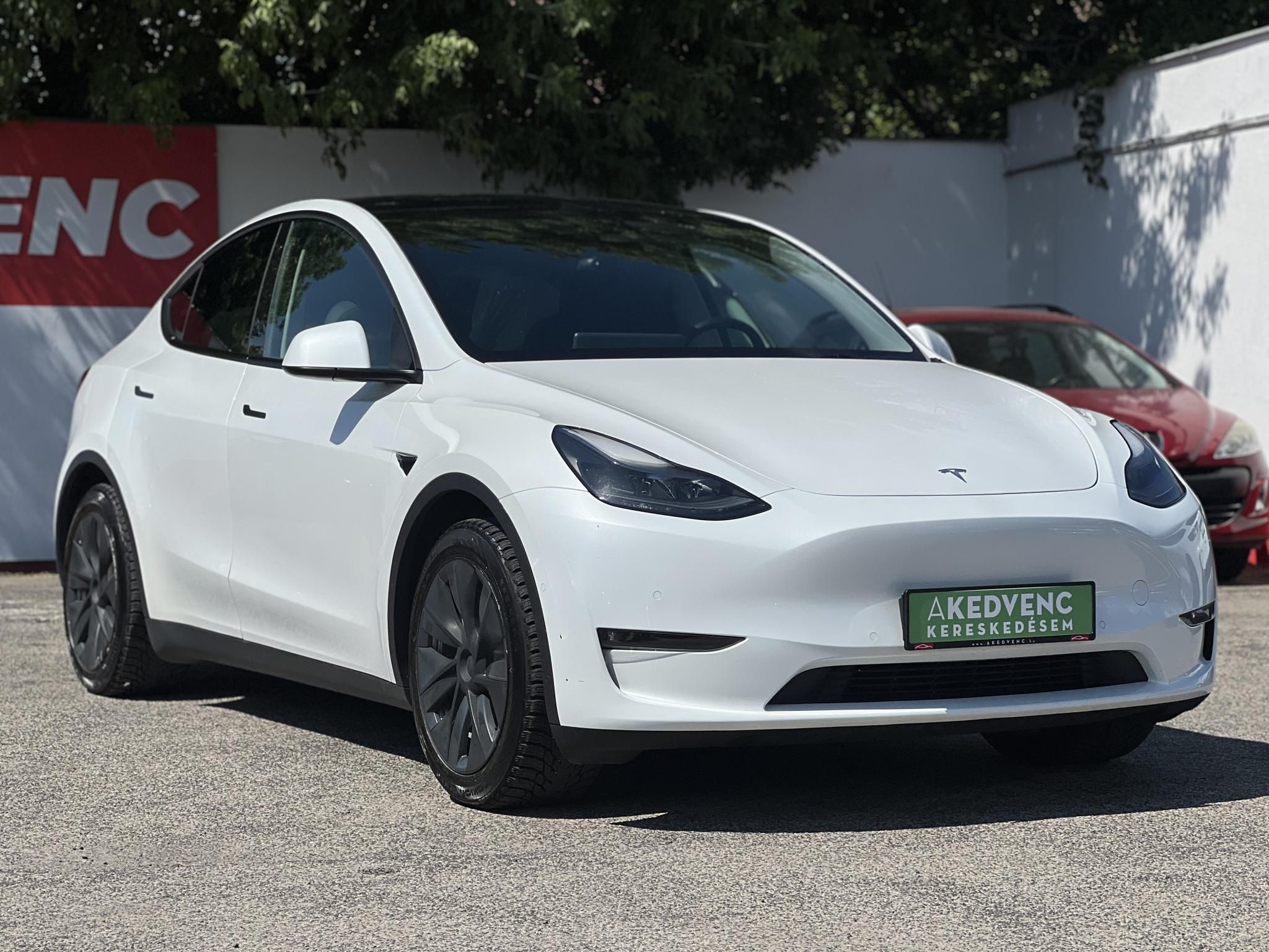 TESLA MODEL Y Long Range AWD (Automata) 119e km. mátrix LED. hőszivattyú. premium hifi. garanciális. téli-nyári kerék!