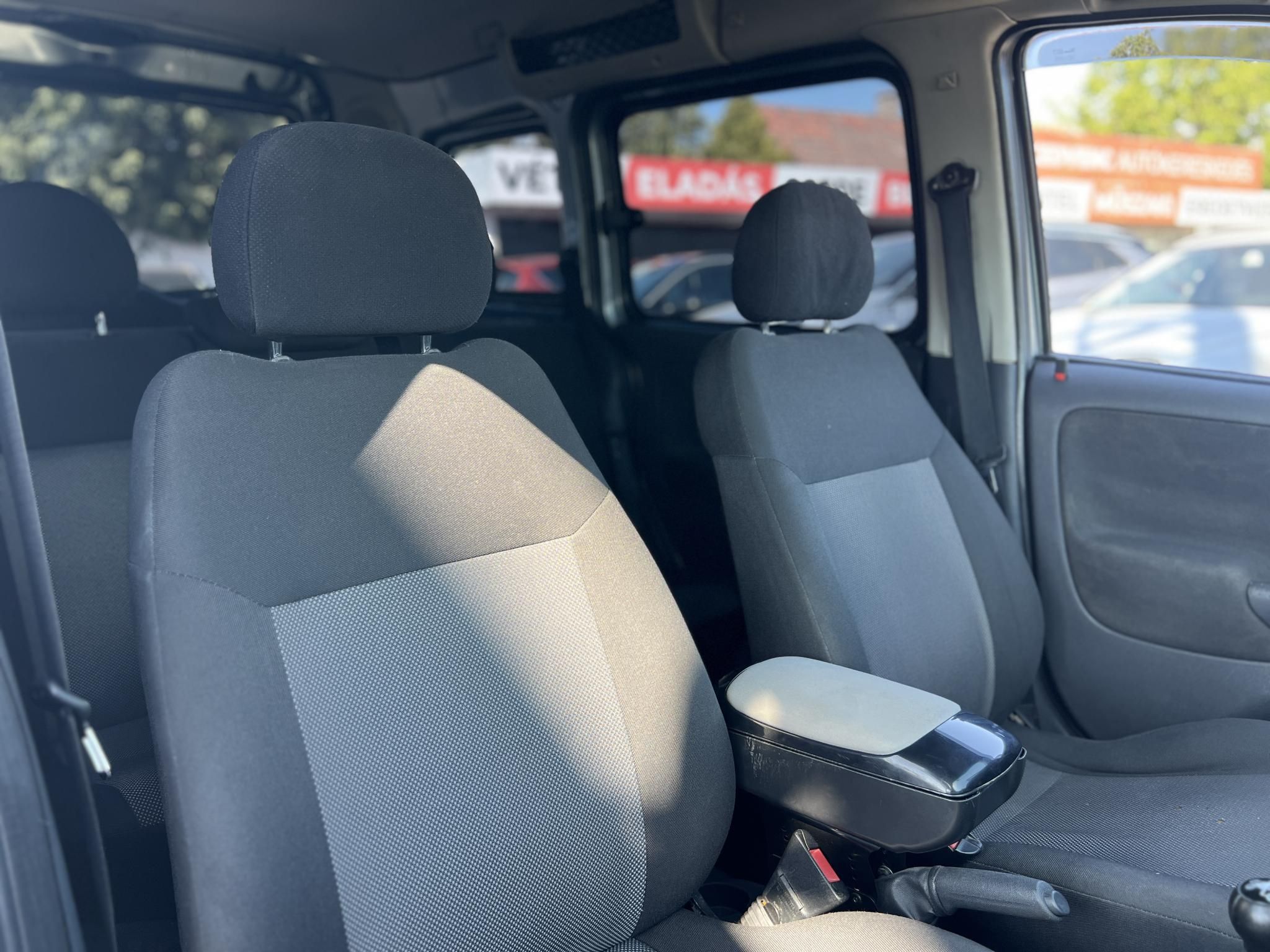 OPEL COMBO Tour 1.3 CDTI Cosmo Rendszeresen karbantartott. klíma. tolatókamera