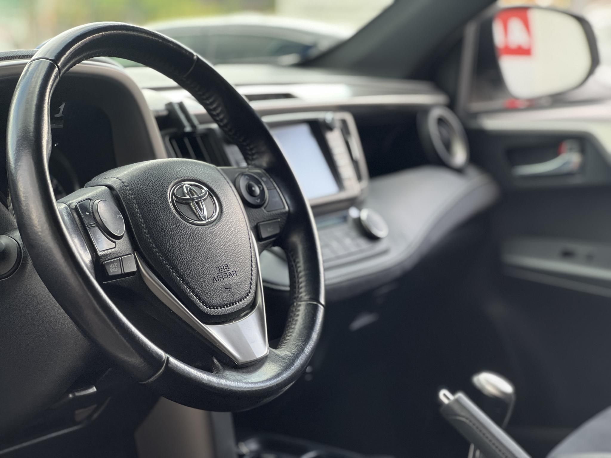 TOYOTA RAV 4 Rav4 2.5 Hybrid Executive e-CVT 4WD Végig márkaszervizelt!