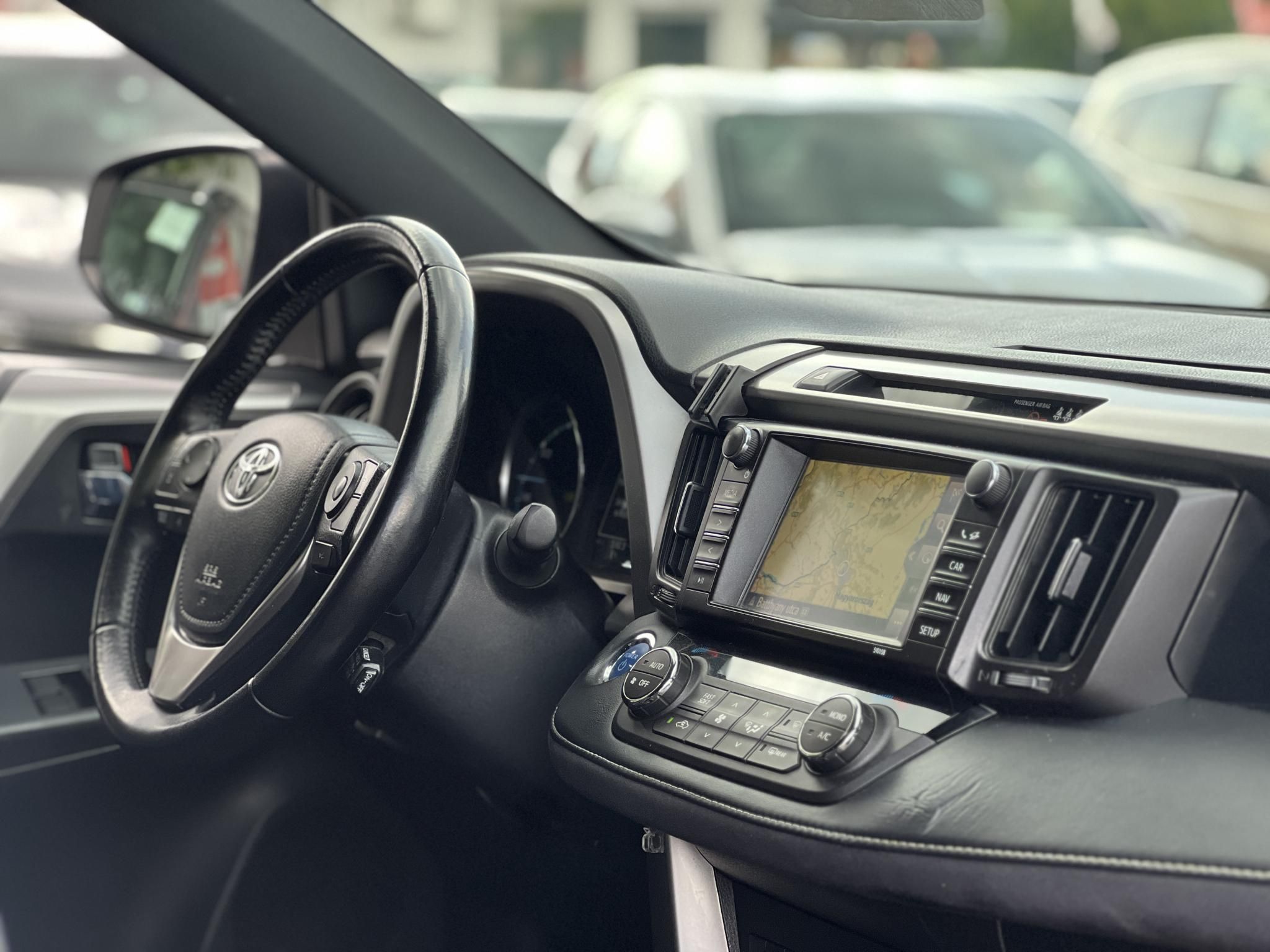 TOYOTA RAV 4 Rav4 2.5 Hybrid Executive e-CVT 4WD Végig márkaszervizelt!