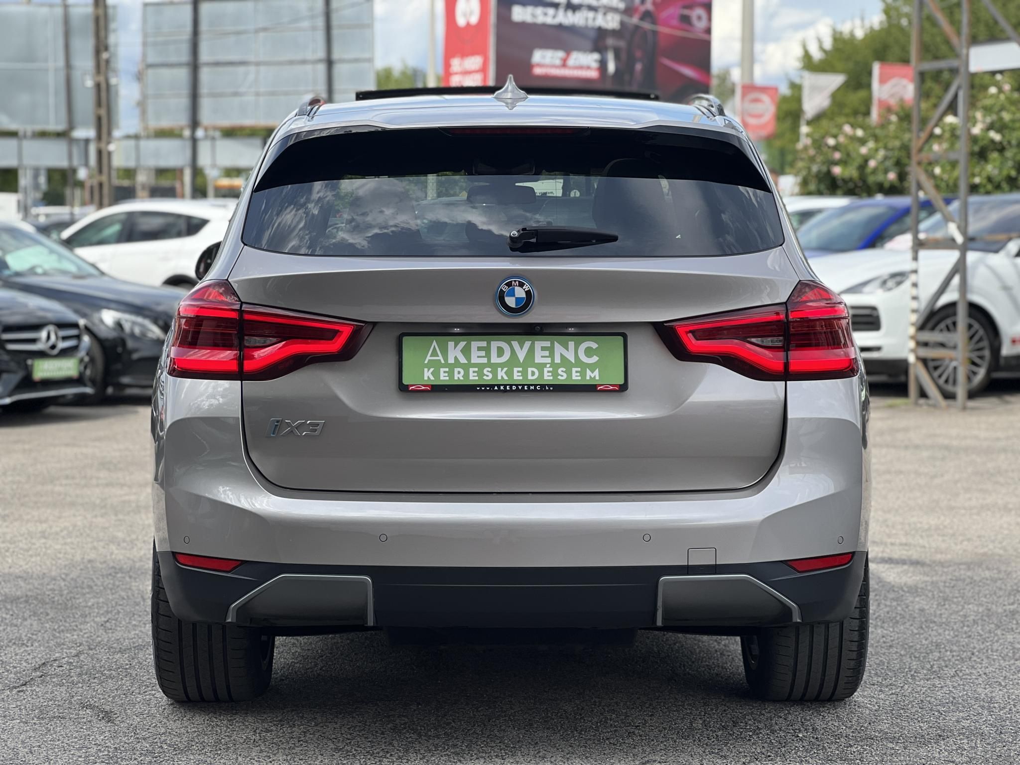 BMW IX3 73,9kWh High Executive panoráma tető. harman/kardon. memória. HUD. barna bőr belső!