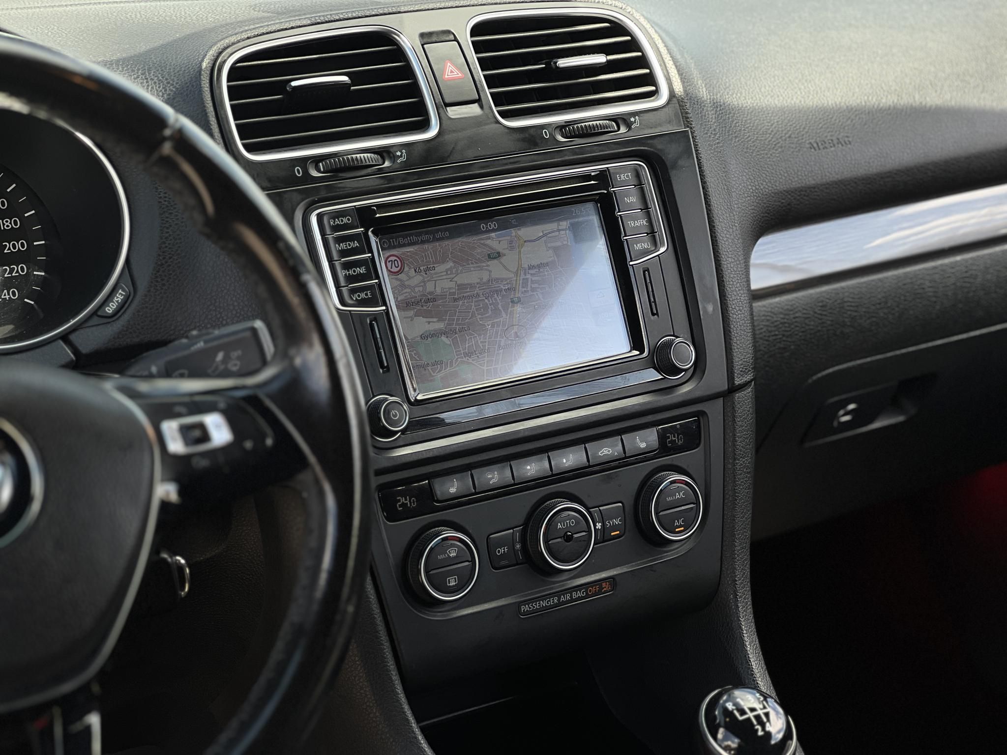 VOLKSWAGEN GOLF VI 2.0 TDI Cabrio 108e km