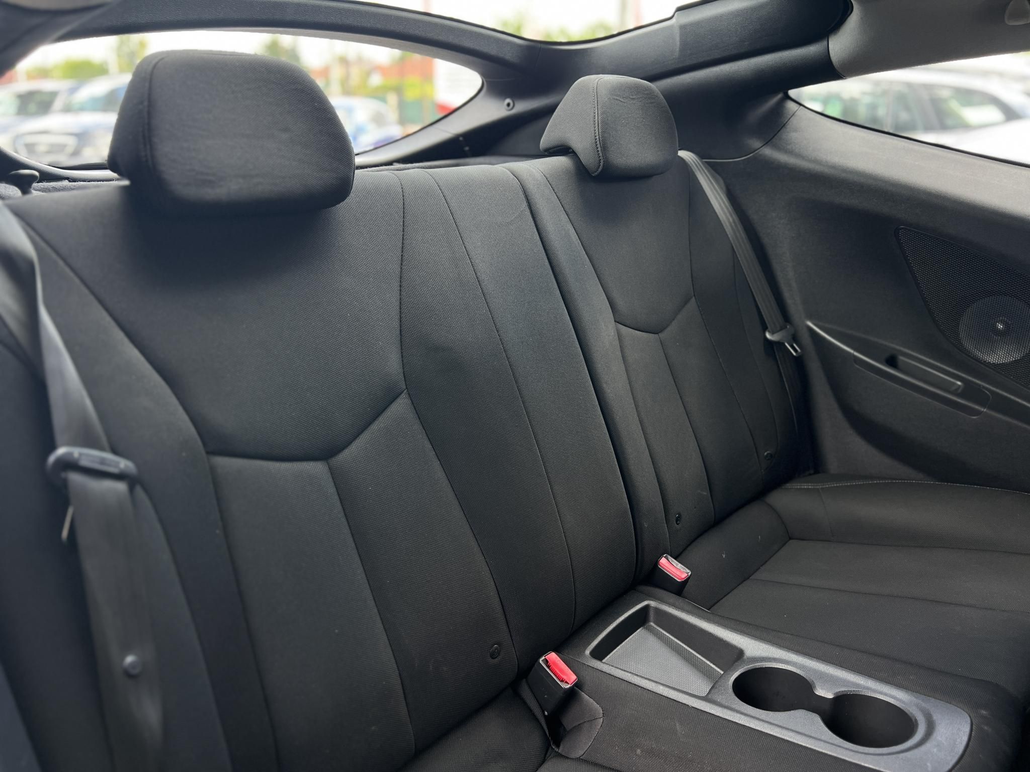 HYUNDAI VELOSTER 1.6 GDI Life klíma. tolatóradar. bluetooth. 2 gyári kulcs!