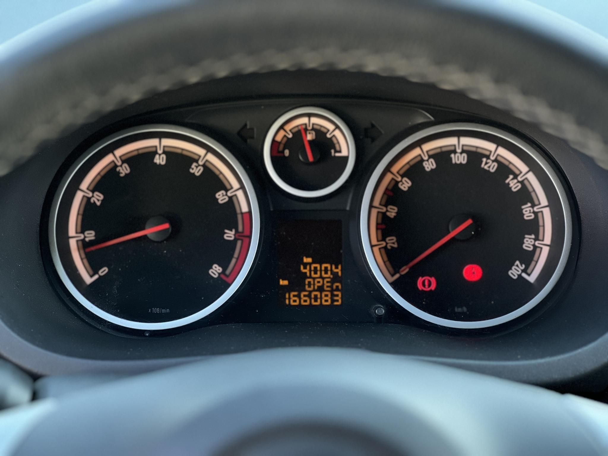 OPEL CORSA D 1.4 Selection Ülés- és Kormányfűtés. klíma