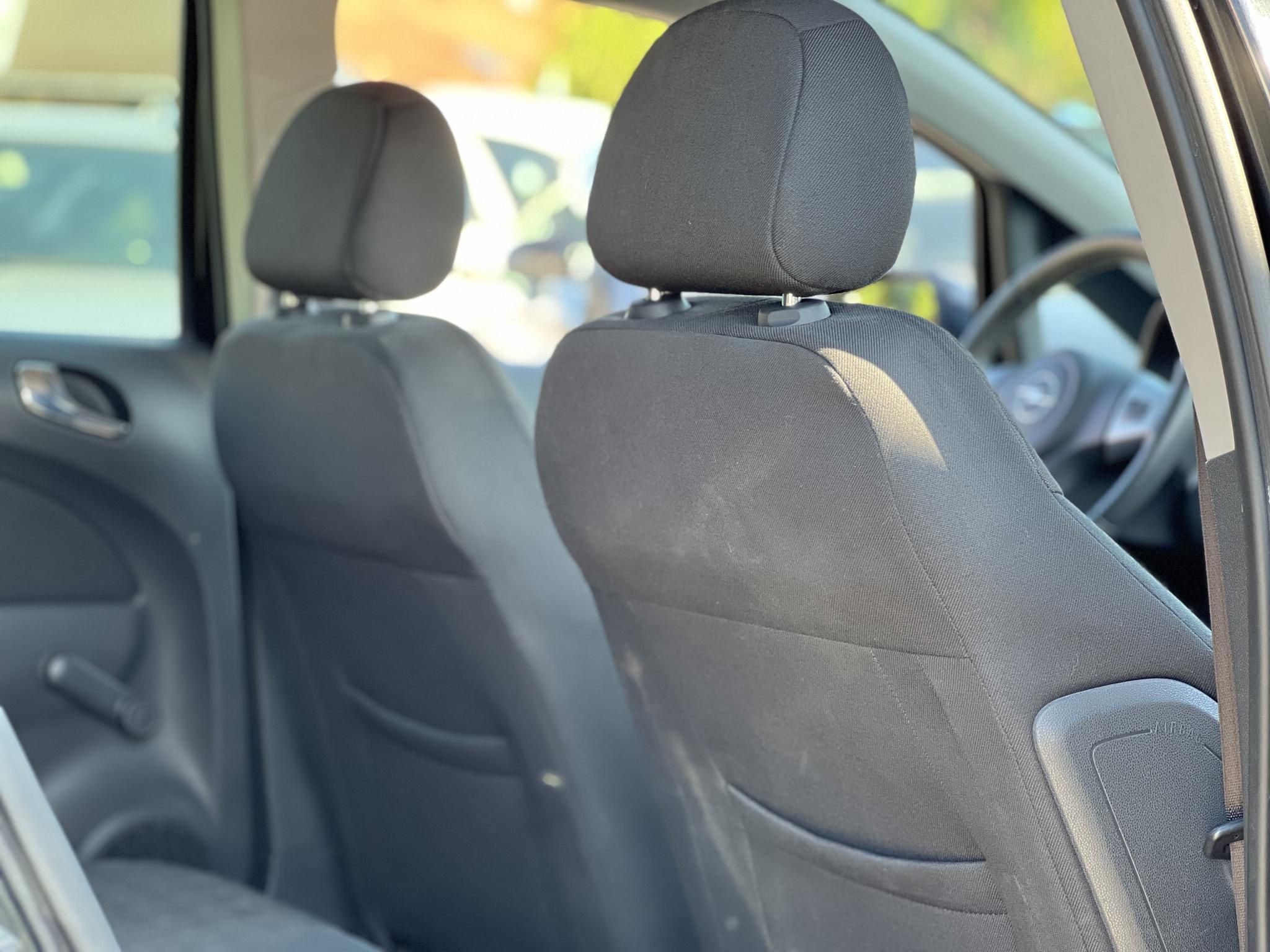 OPEL CORSA D 1.4 Selection Ülés- és Kormányfűtés. klíma