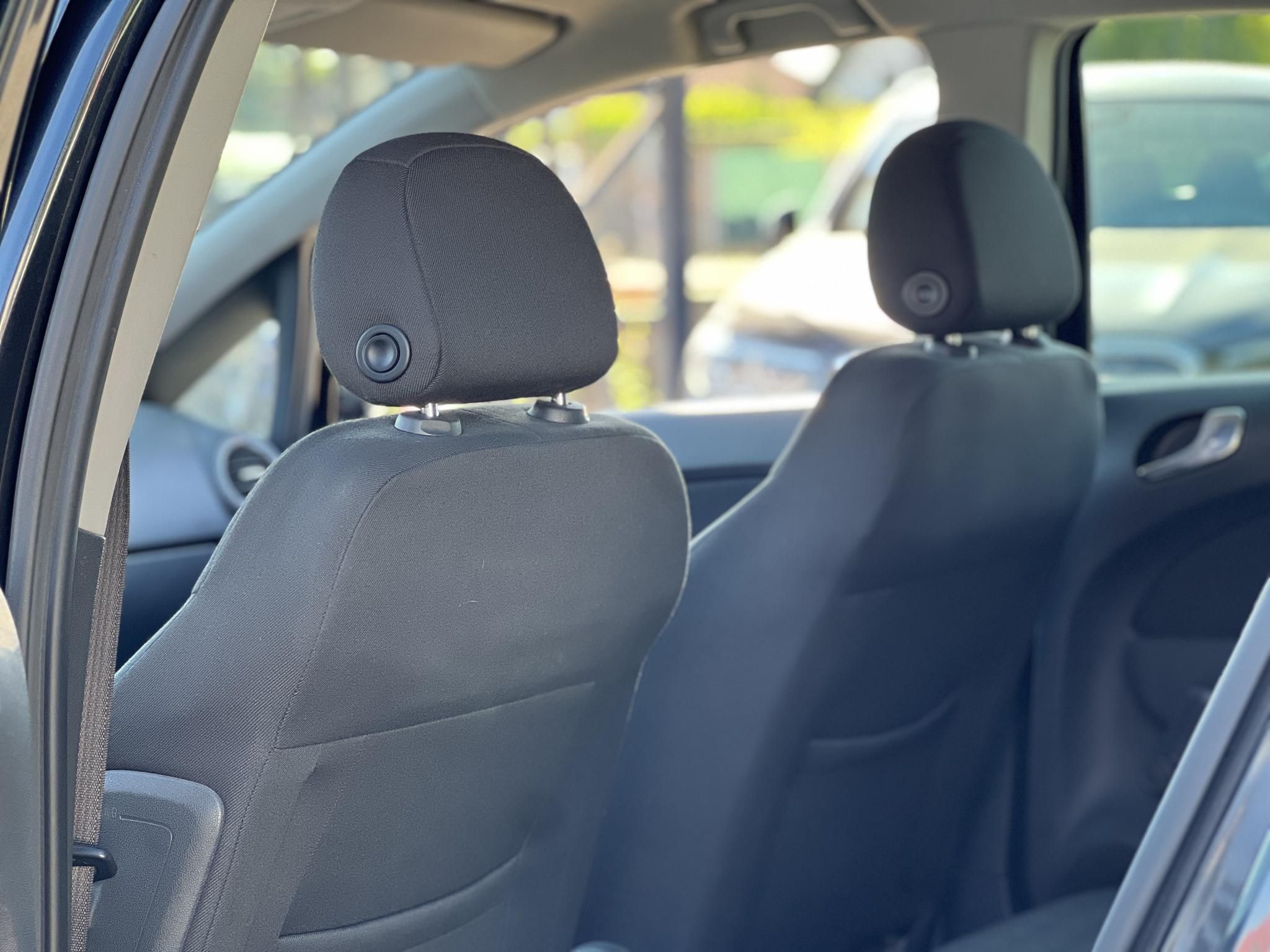 OPEL CORSA D 1.4 Selection Ülés- és Kormányfűtés. klíma