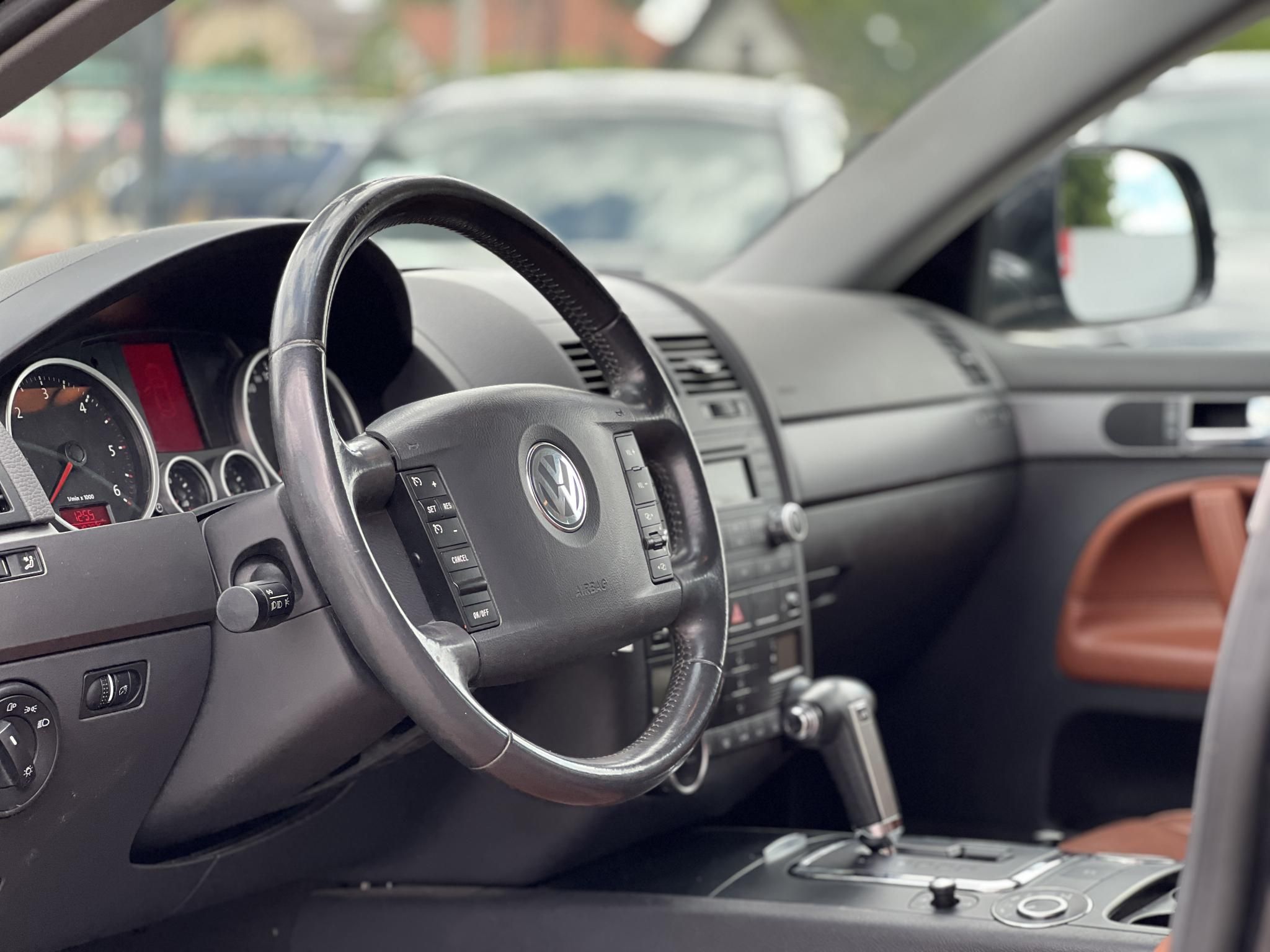 VOLKSWAGEN TOUAREG 3.0 V6 TDI Tiptronic ic Exkluzív bőrbelső Nem légrugós Gyári 3.5T horog Friss vizsga!