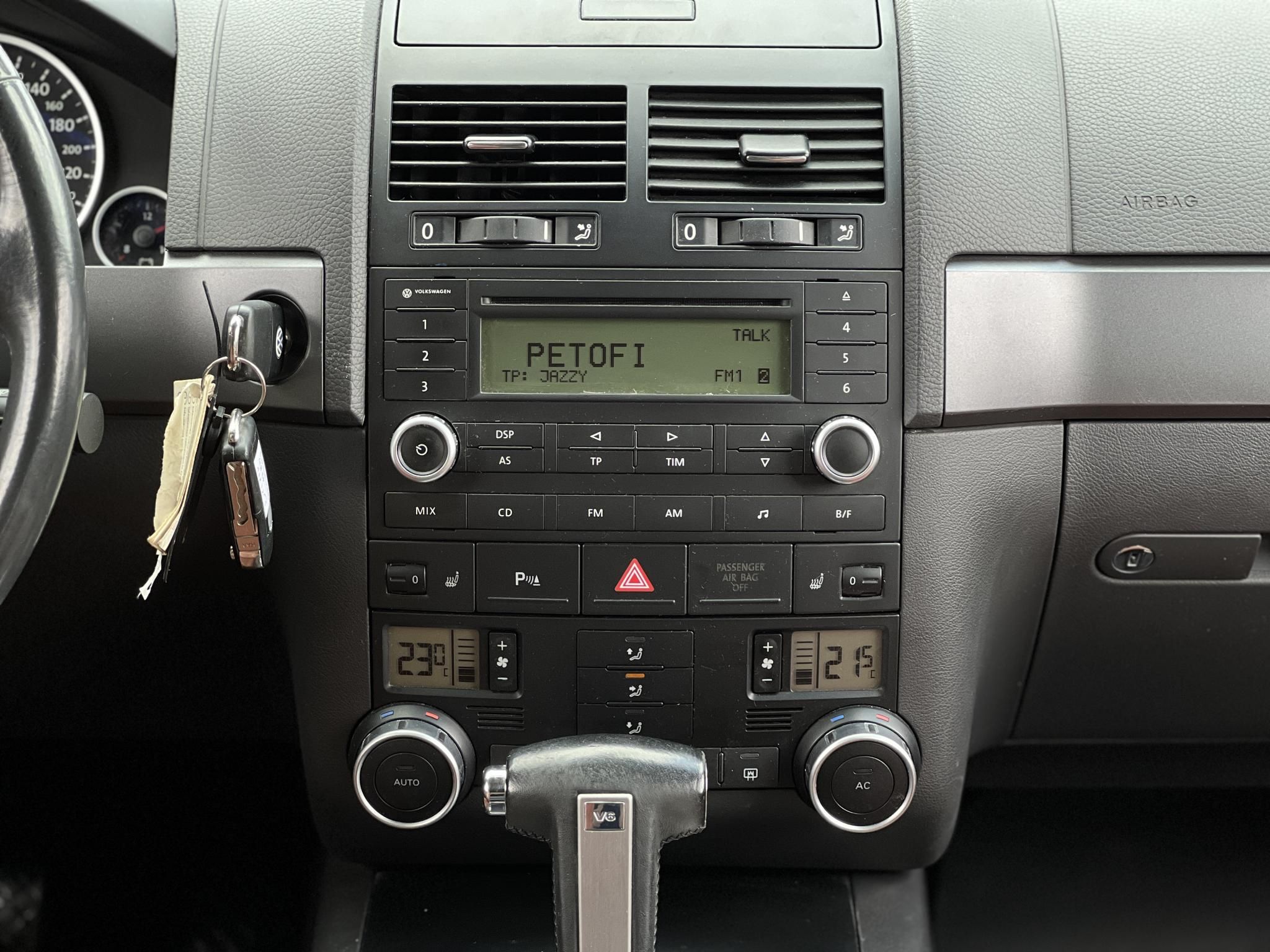 VOLKSWAGEN TOUAREG 3.0 V6 TDI Tiptronic ic Exkluzív bőrbelső Nem légrugós Gyári 3.5T horog Friss vizsga!