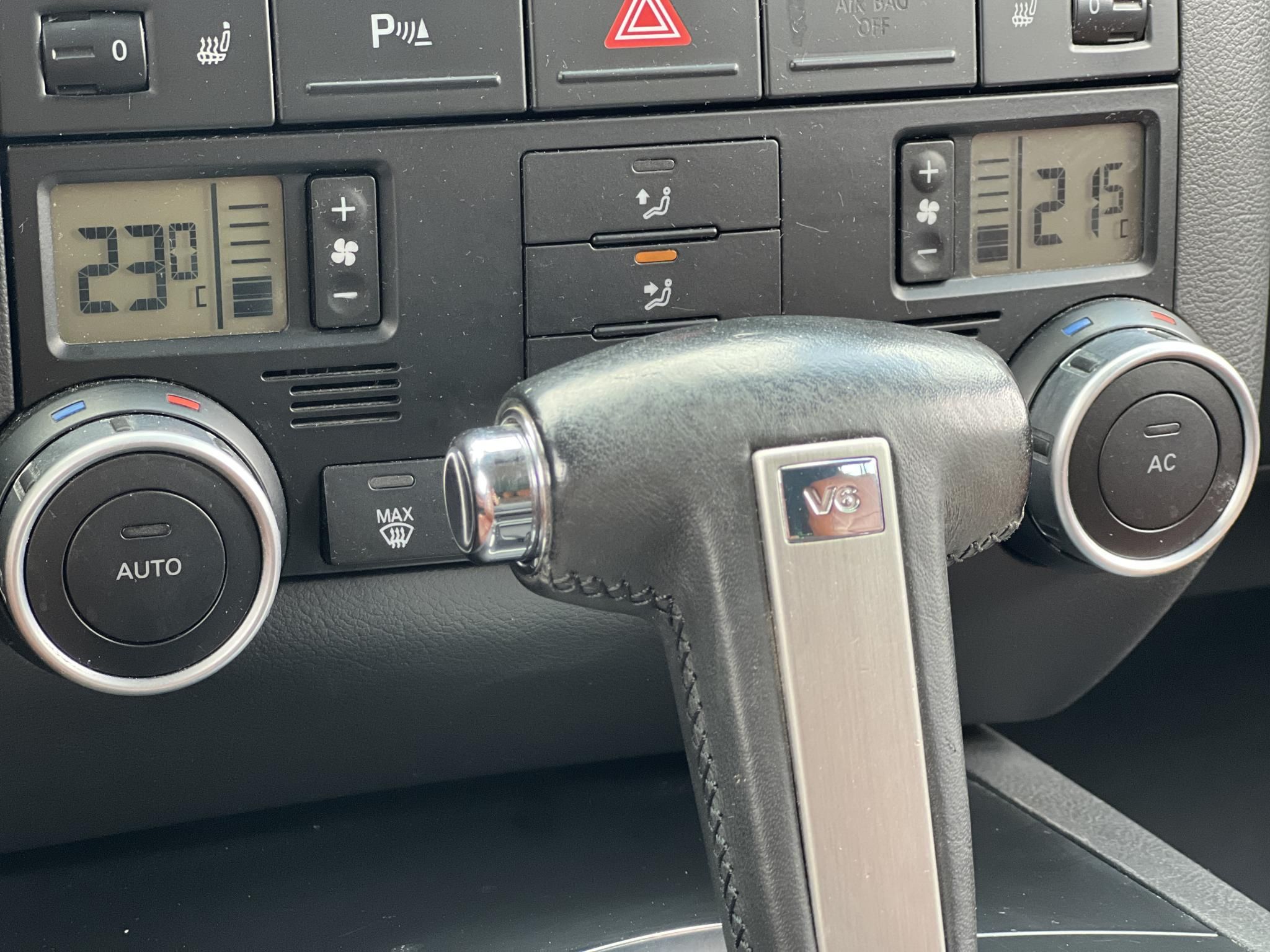 VOLKSWAGEN TOUAREG 3.0 V6 TDI Tiptronic ic Exkluzív bőrbelső Nem légrugós Gyári 3.5T horog Friss vizsga!