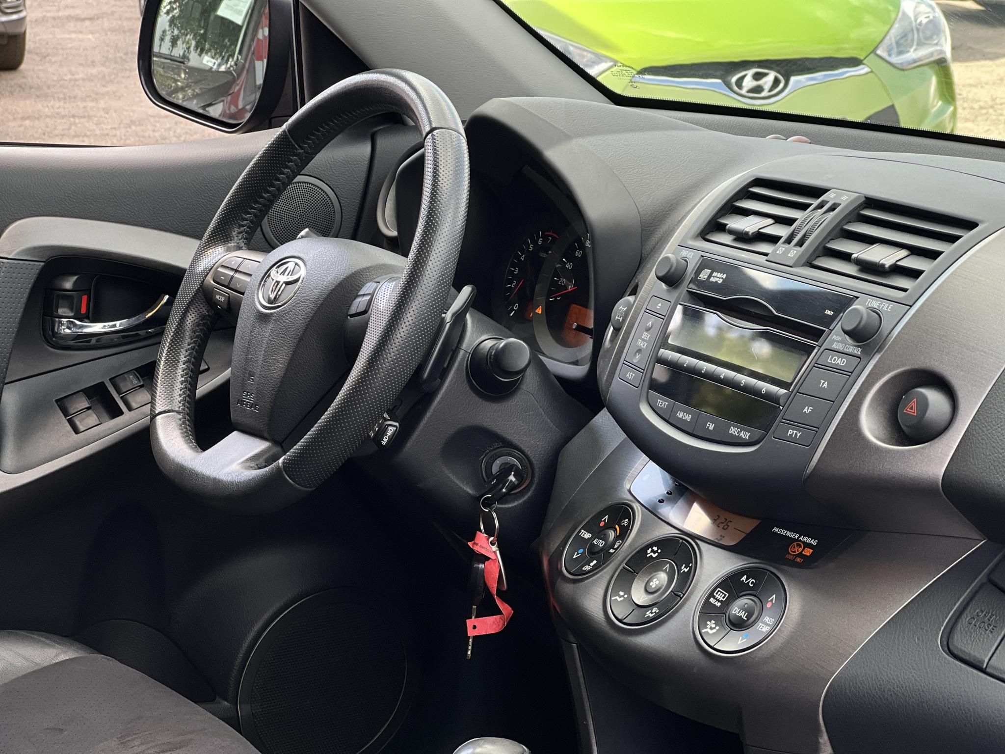 TOYOTA RAV 4 Rav4 2.0 Executive CVT 103e km! 4x4. bőrbelső. külső pótkeréktartó! :)