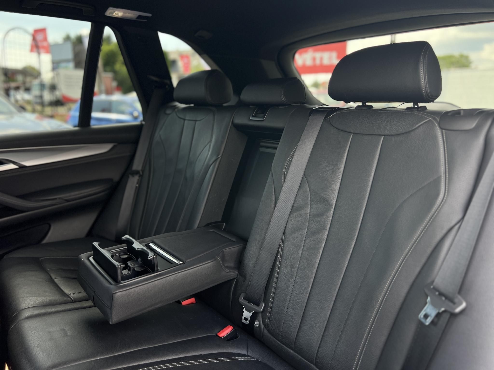 BMW X5 xDrive30d (Automata) Állófűtés Sérülésmentes Márkaszervizelt!