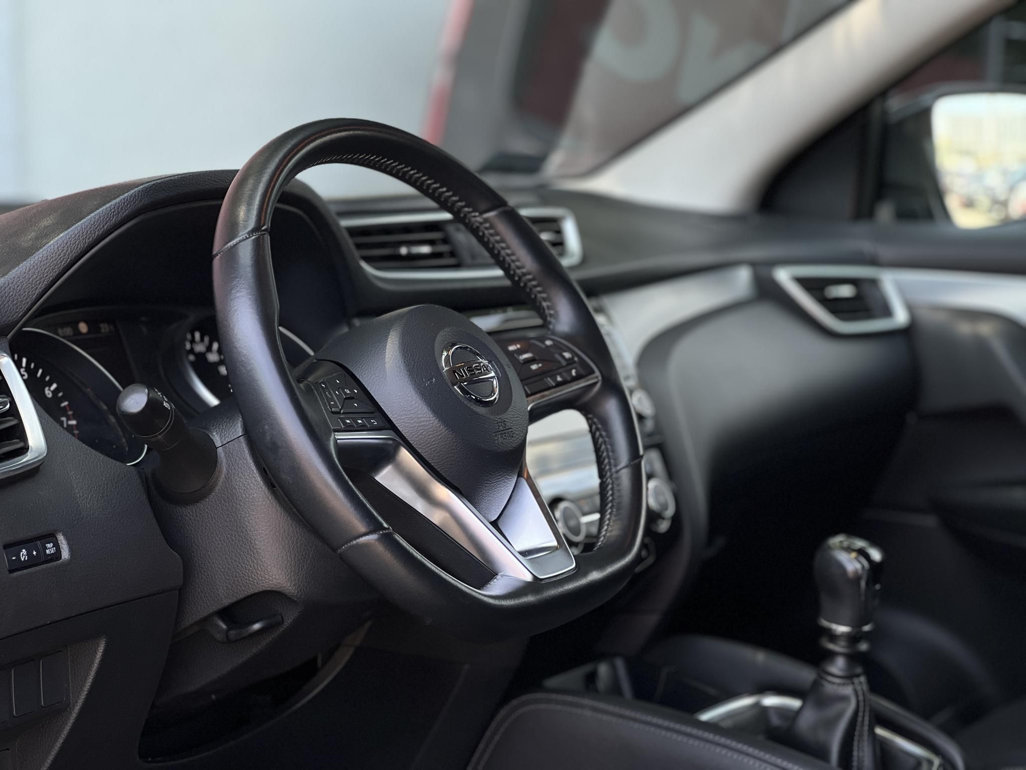 NISSAN QASHQAI 1.3 DIG-T N-Connecta 63e km. Magyarországi. rendszeresen szervizelt!