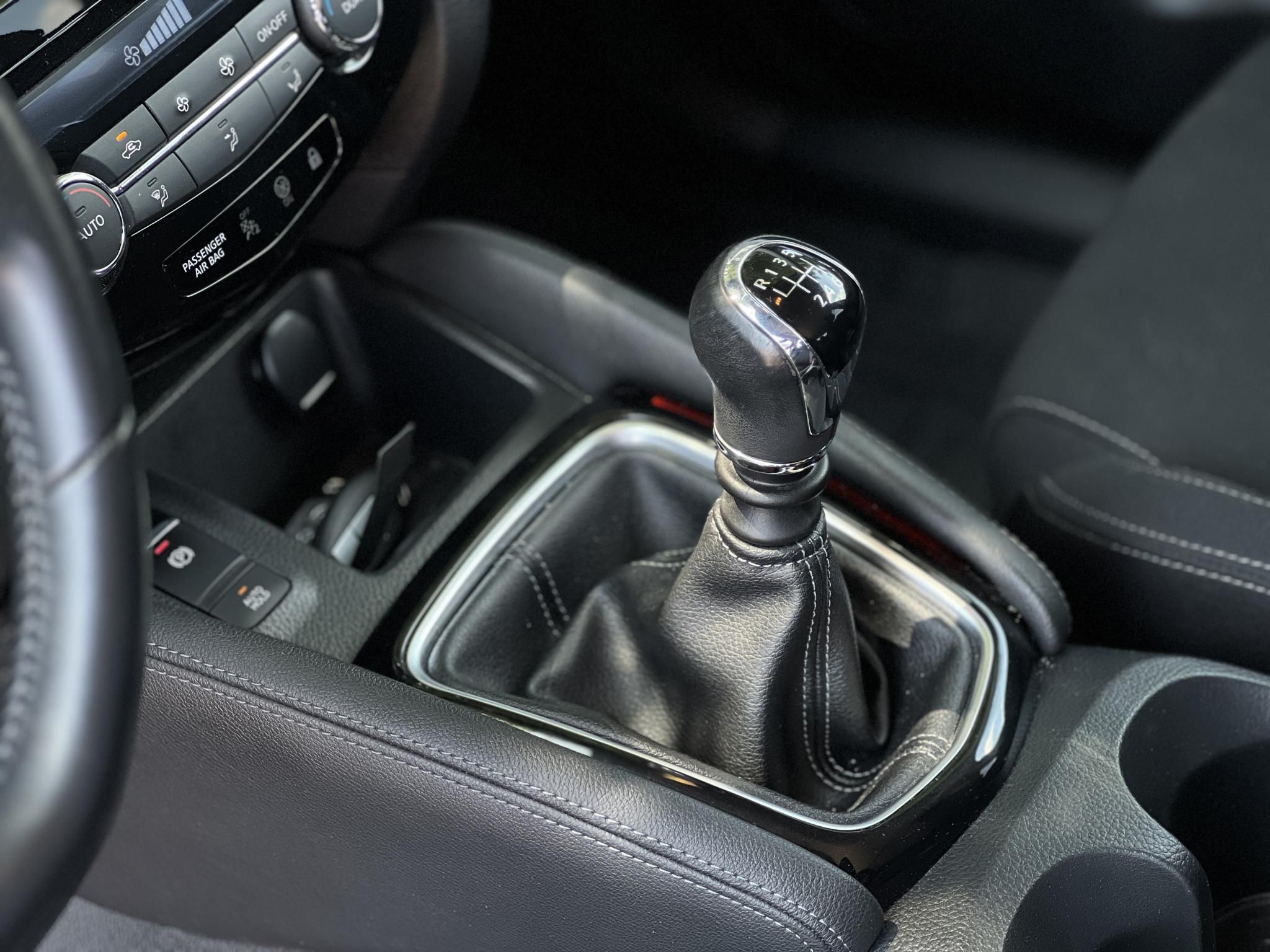 NISSAN QASHQAI 1.3 DIG-T N-Connecta 63e km. Magyarországi. rendszeresen szervizelt!