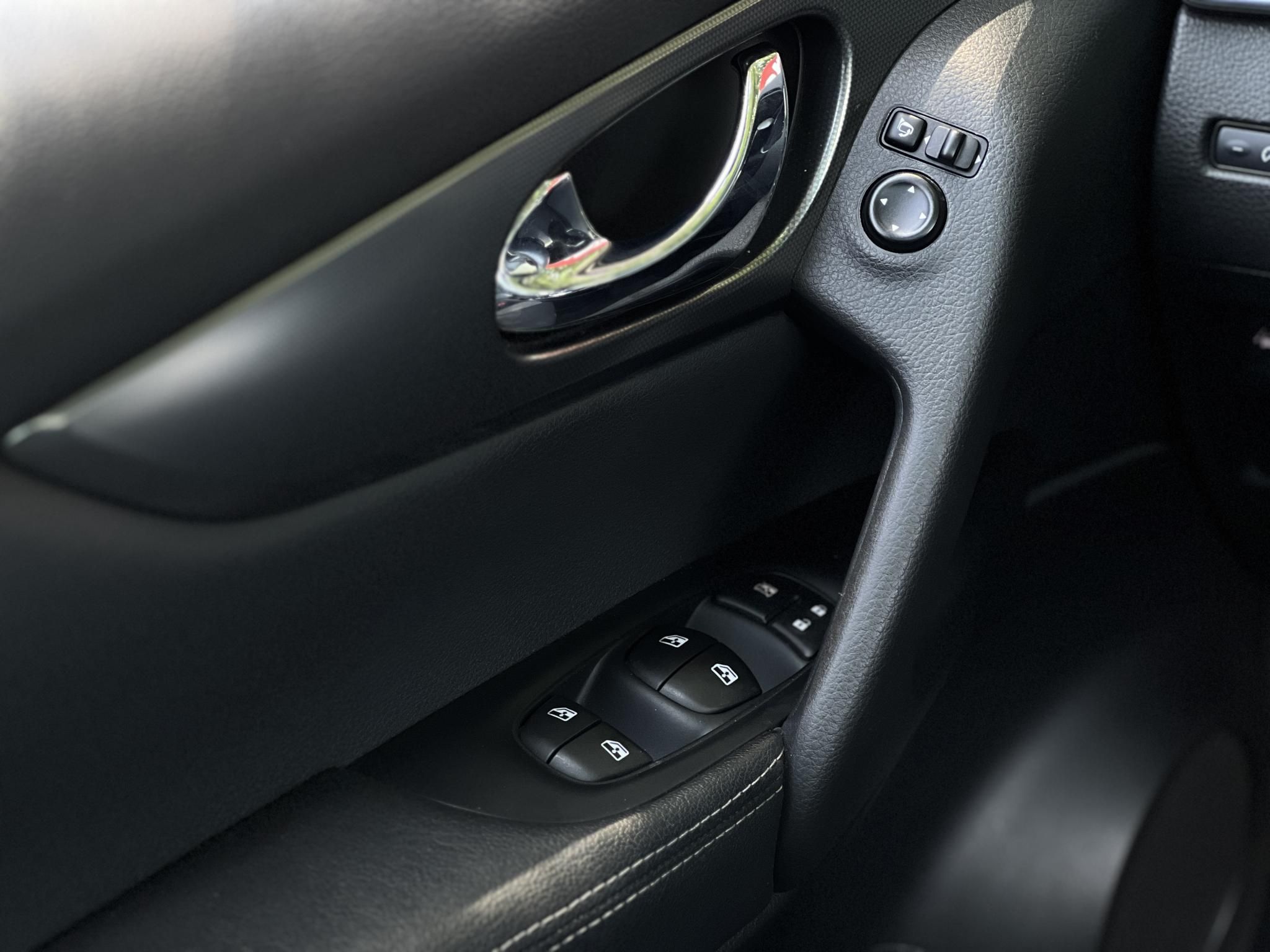 NISSAN QASHQAI 1.3 DIG-T N-Connecta 63e km. Magyarországi. rendszeresen szervizelt!