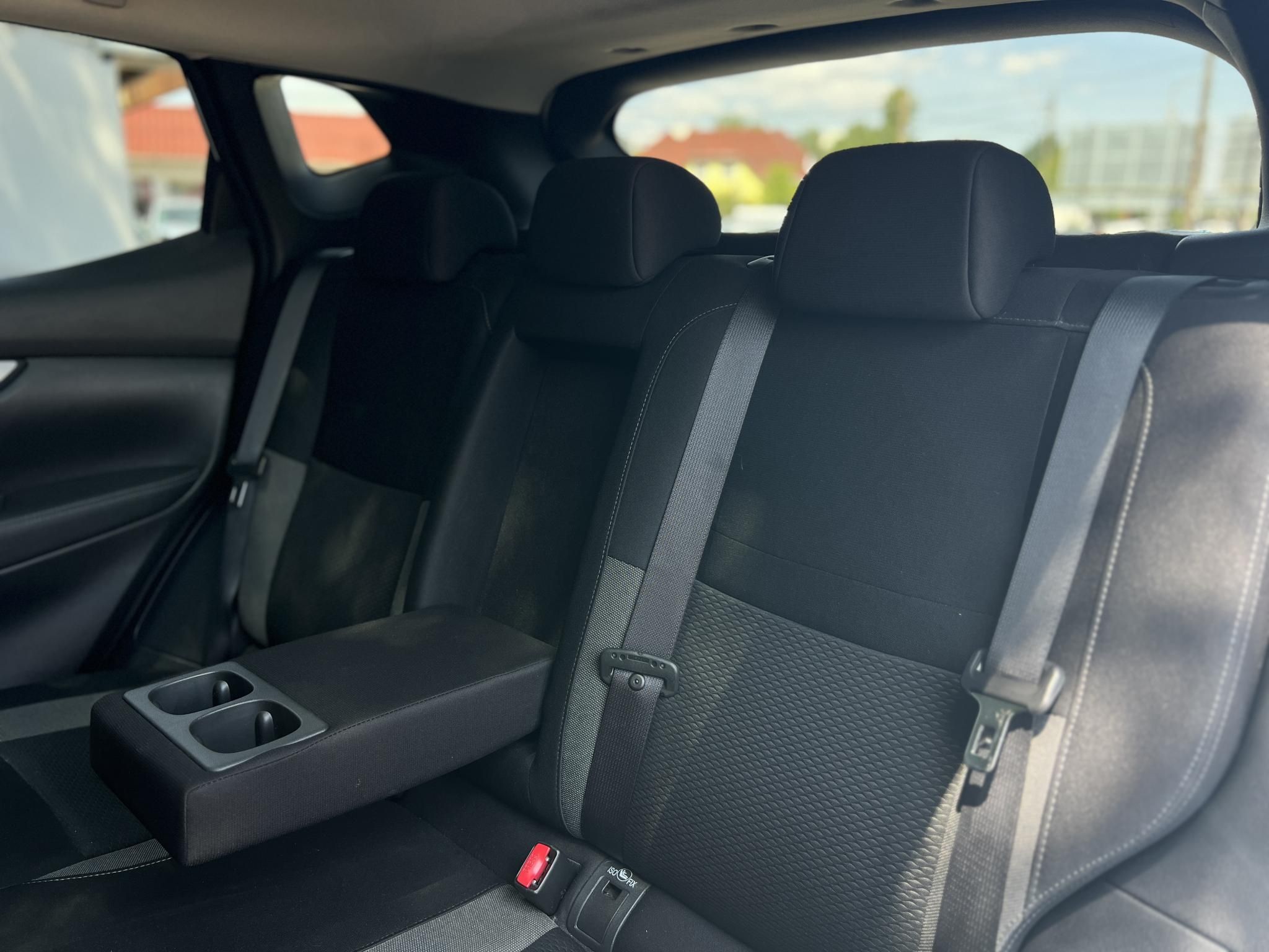 NISSAN QASHQAI 1.3 DIG-T N-Connecta 63e km. Magyarországi. rendszeresen szervizelt!
